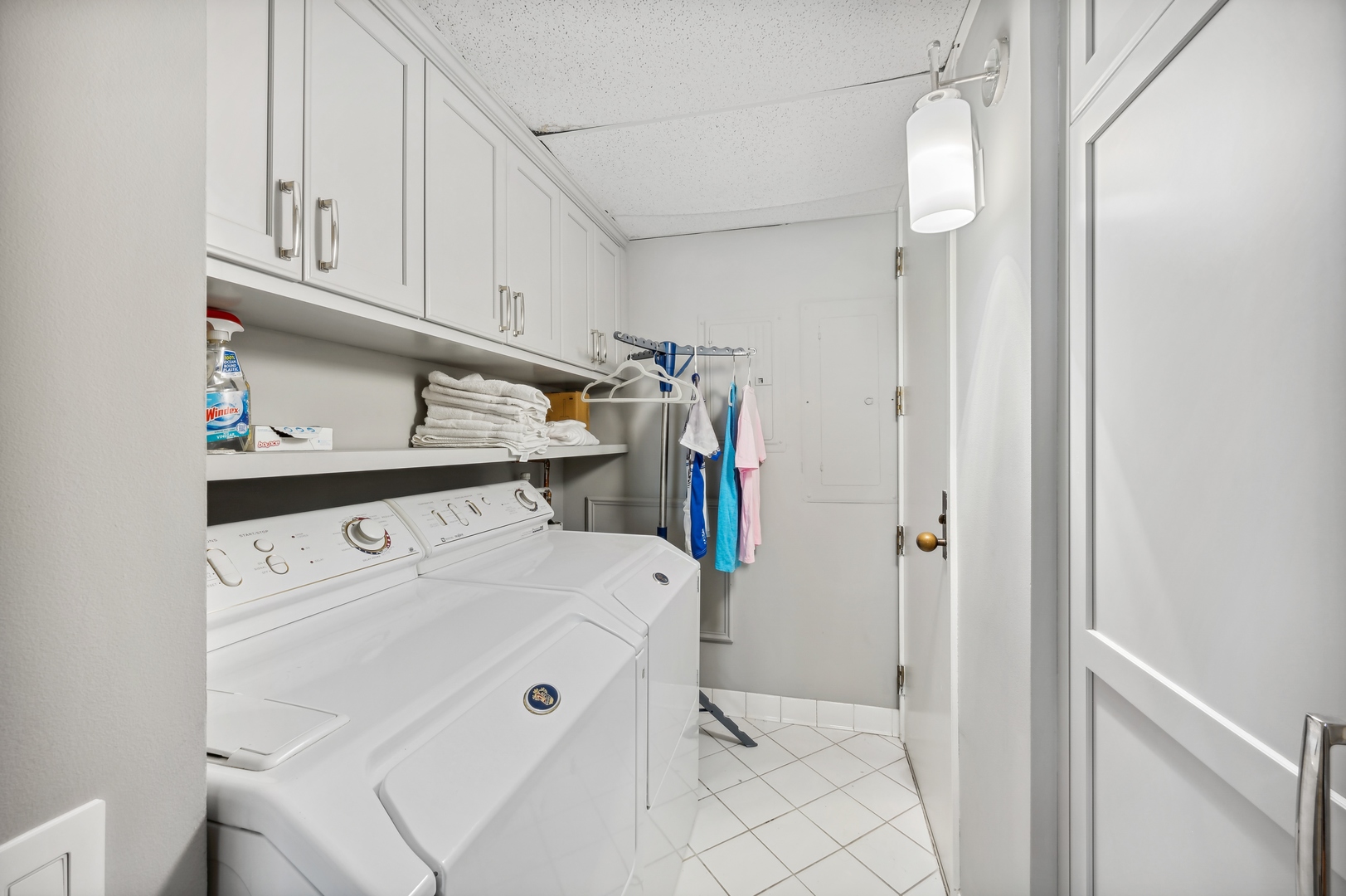 180 E PEARSON Street Unit: 5203