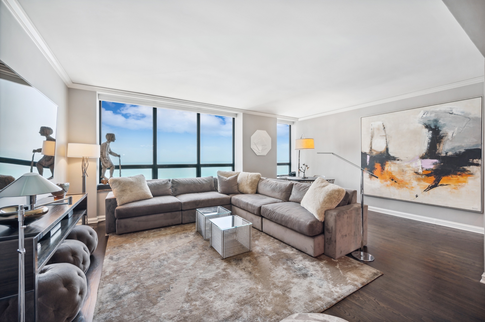 180 E PEARSON Street Unit: 5203