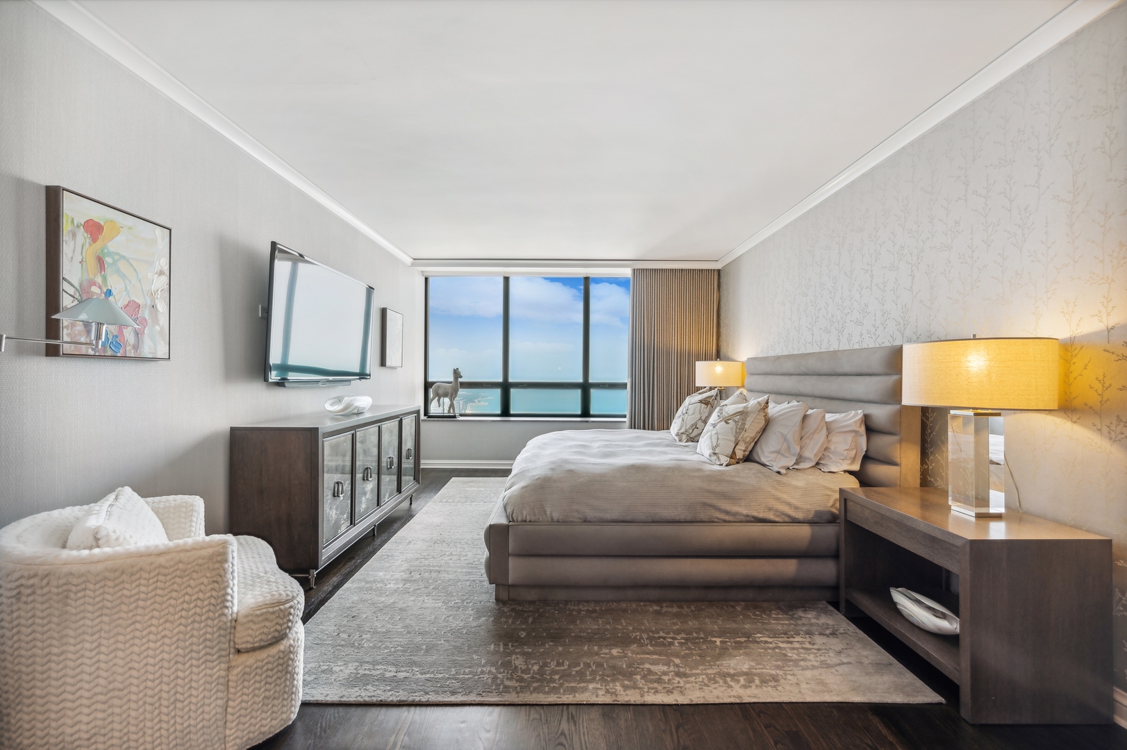 180 E PEARSON Street Unit: 5203