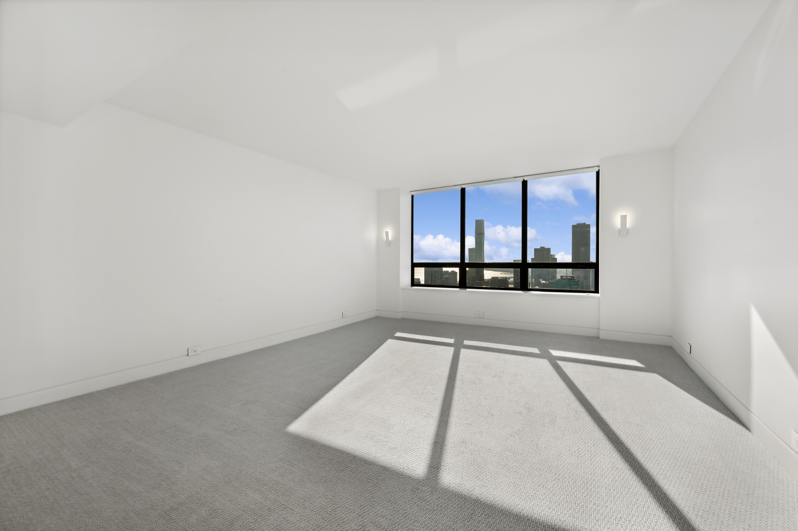 180 E PEARSON Street Unit: 5805