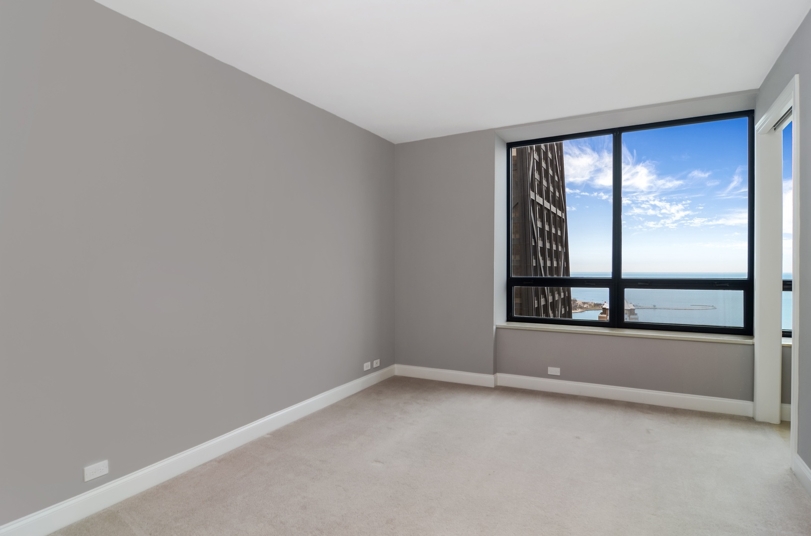 180 E Pearson Street Unit: 3302