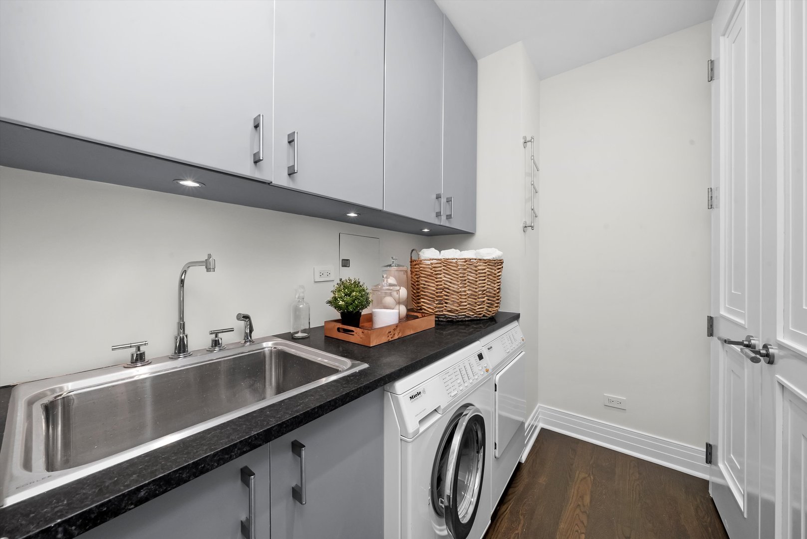 159 E Walton Place Unit: 12C