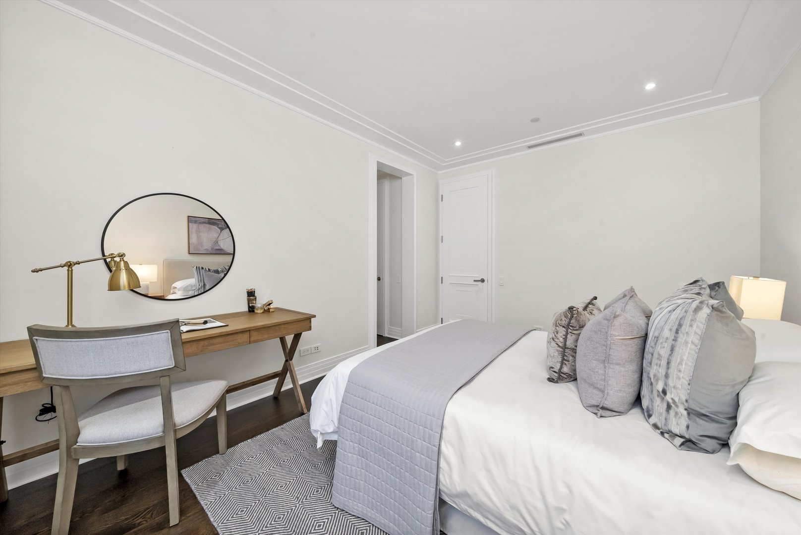 159 E Walton Place Unit: 12C