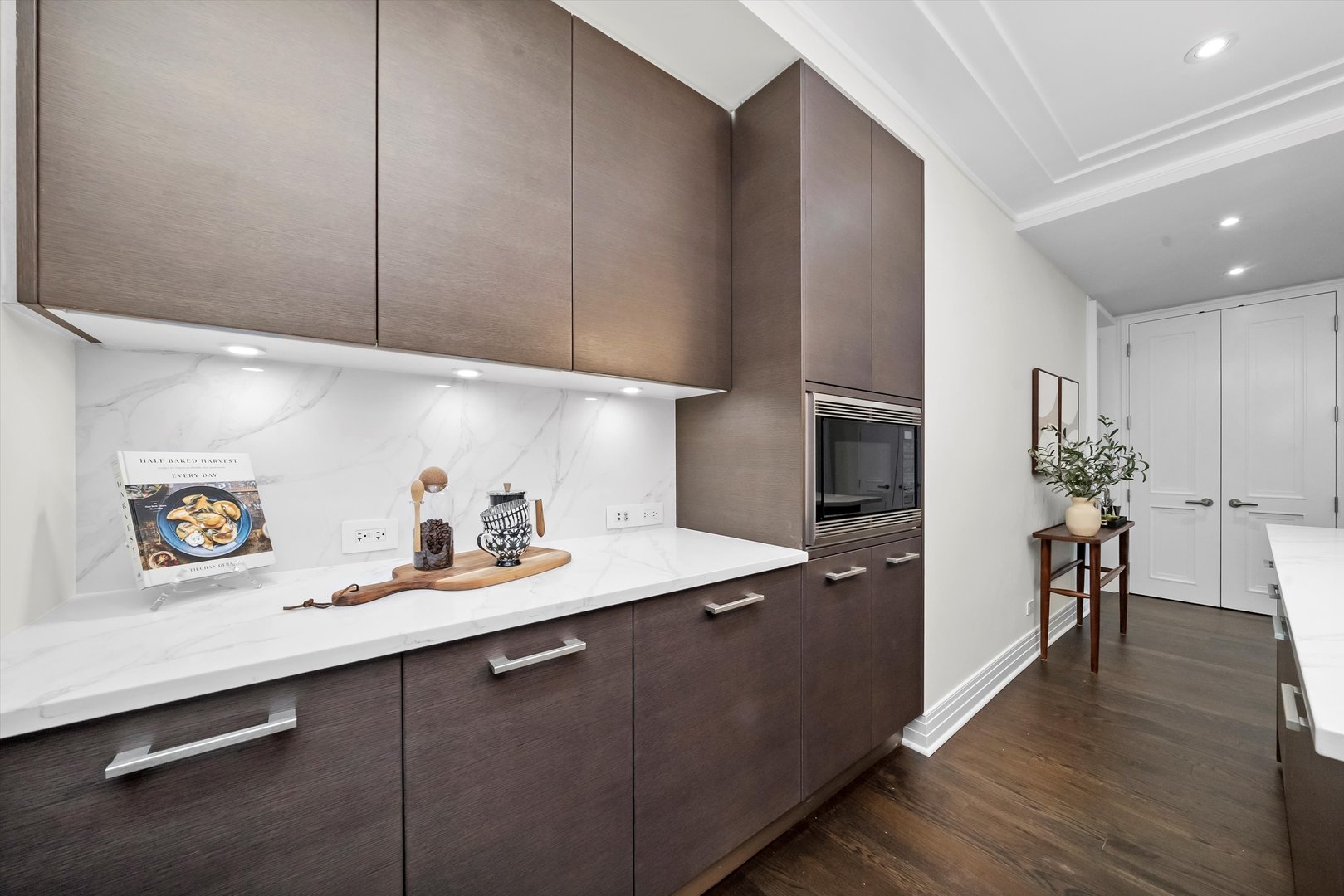 159 E Walton Place Unit: 12C