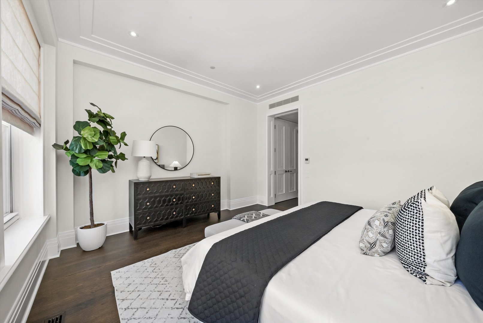 159 E Walton Place Unit: 12C
