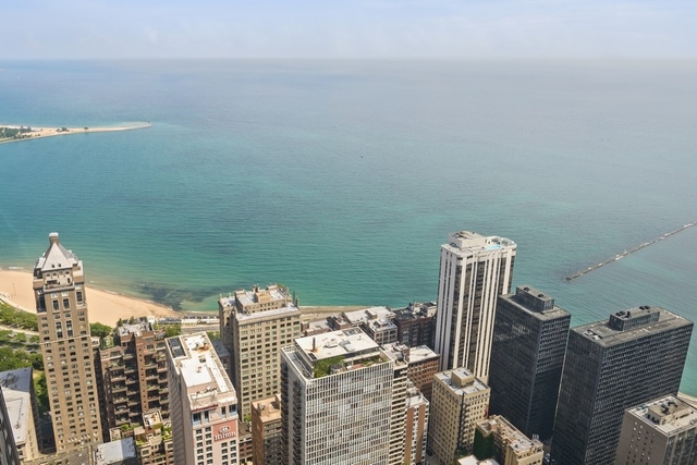 180 E PEARSON Street Unit: 7002