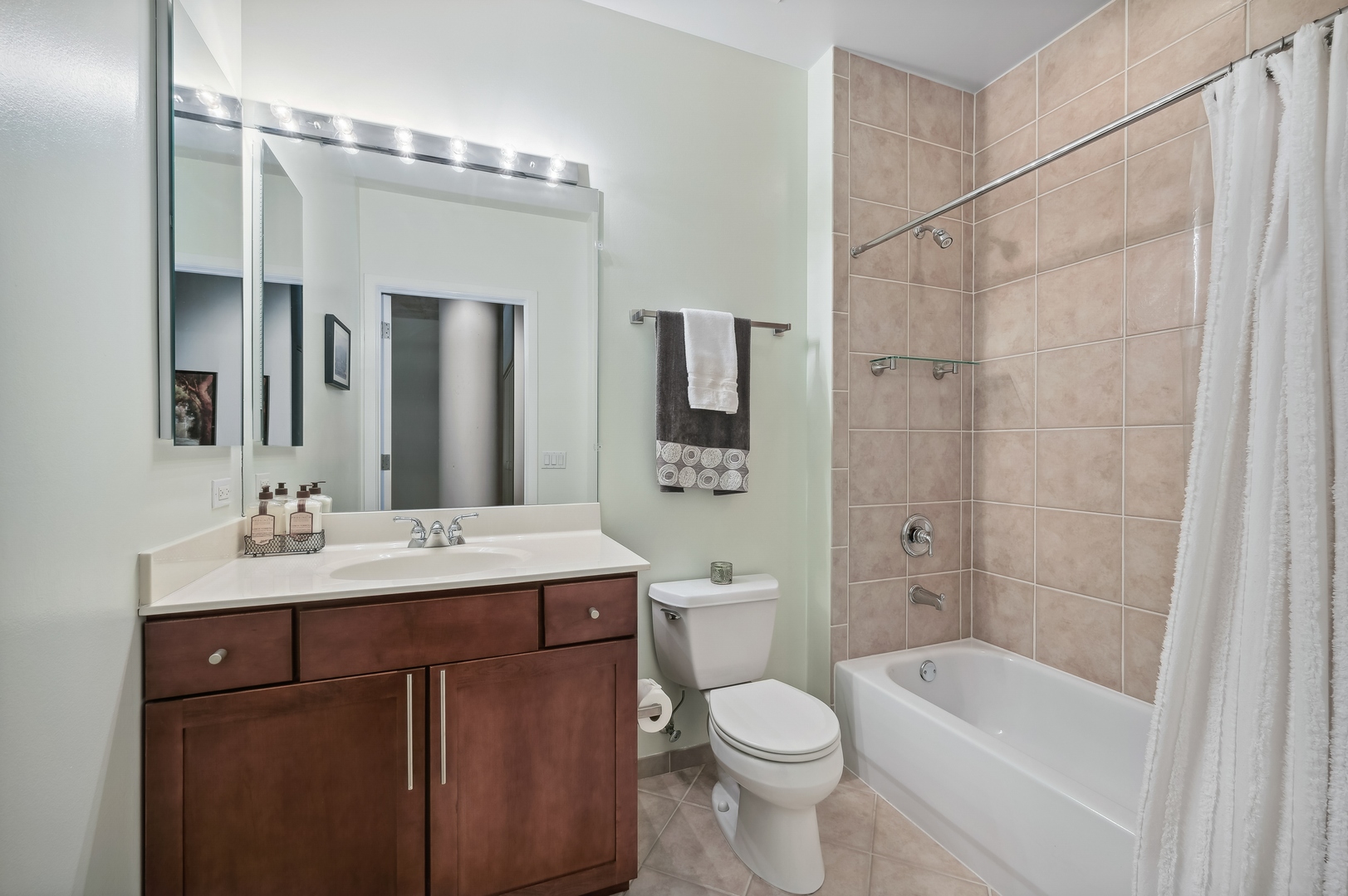 720 N Larrabee Street Unit: 1112