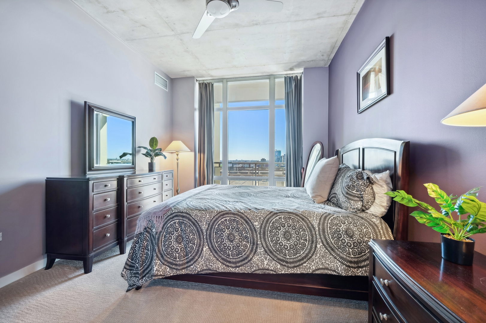 720 N Larrabee Street Unit: 1112