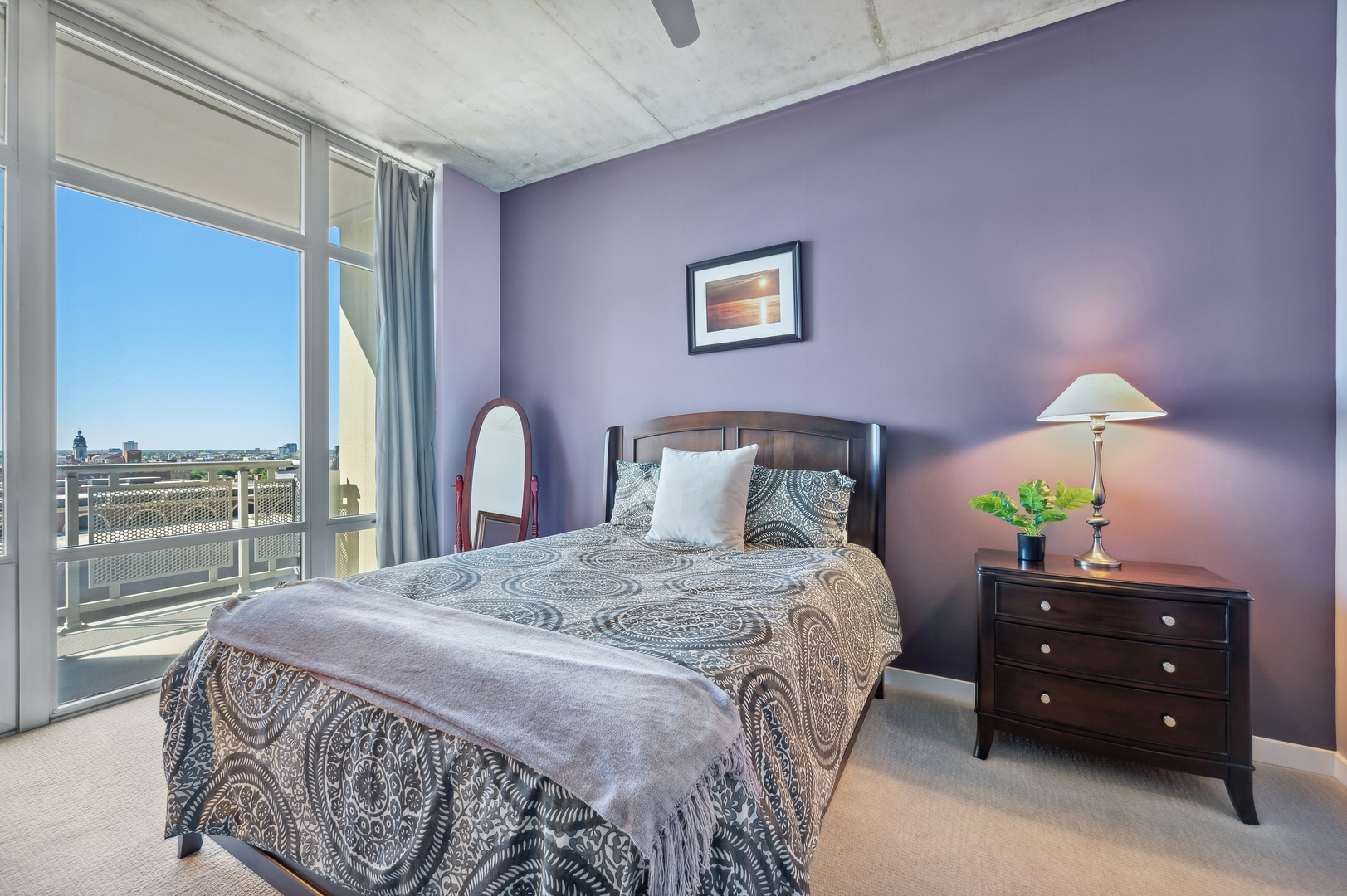 720 N Larrabee Street Unit: 1112