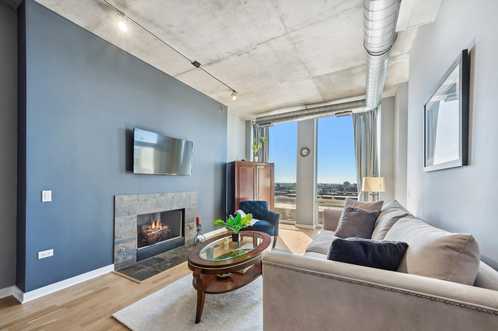 720 N Larrabee Street Unit: 1112