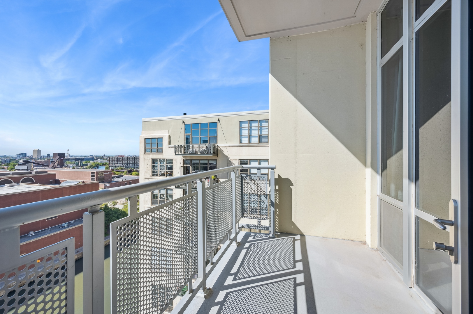 720 N Larrabee Street Unit: 1112