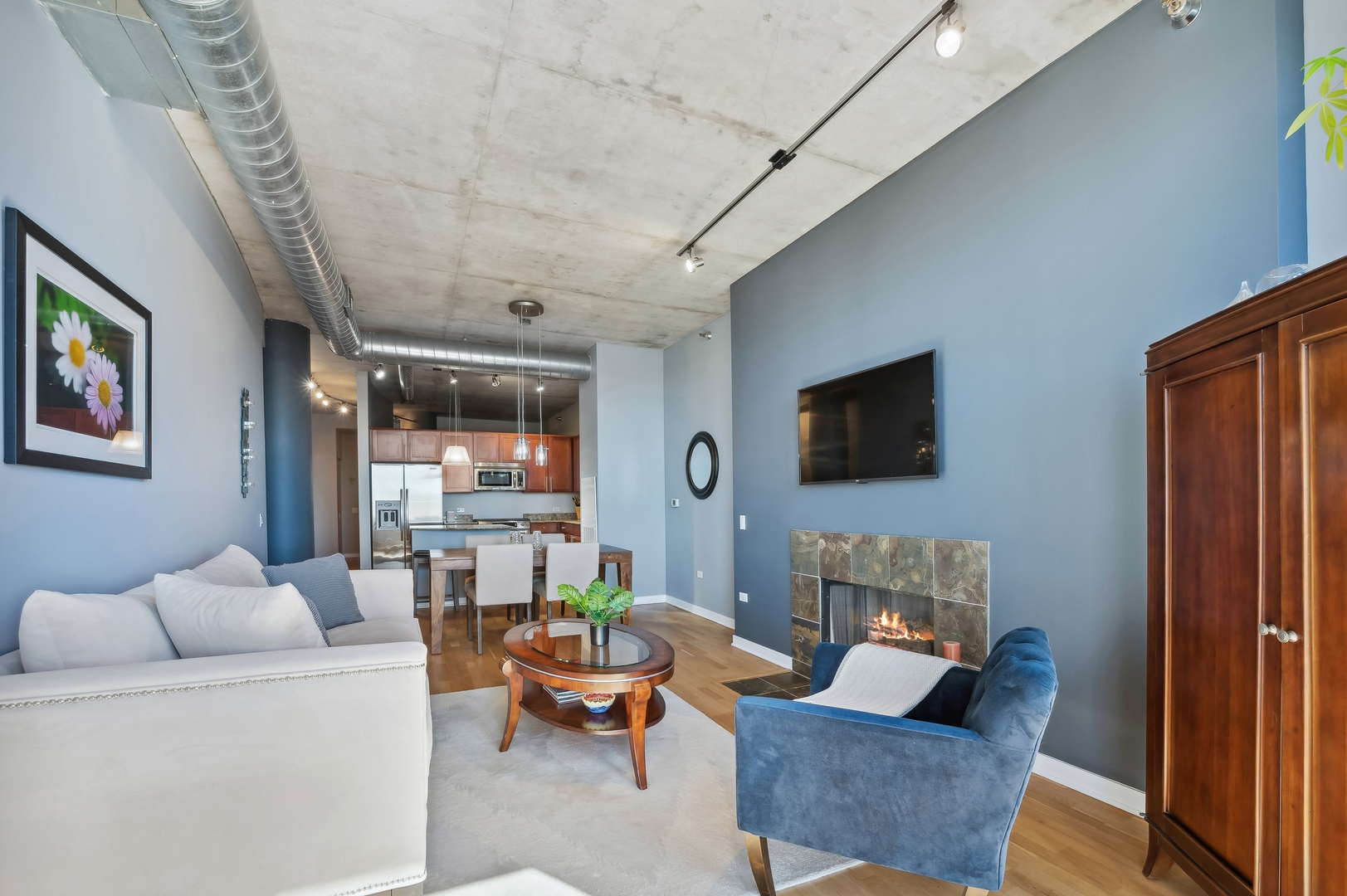 720 N Larrabee Street Unit: 1112