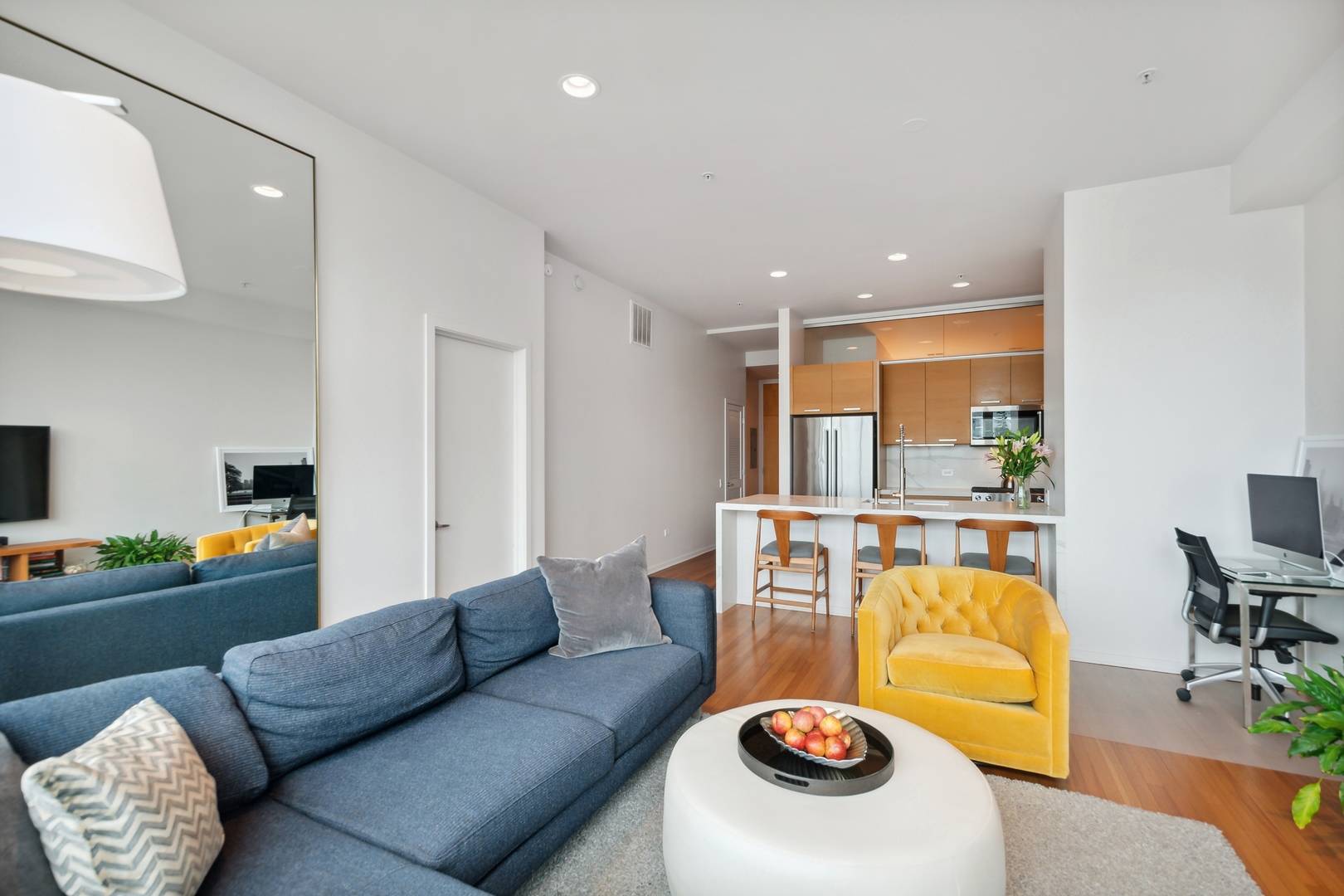 500 W SUPERIOR Street Unit: 1709