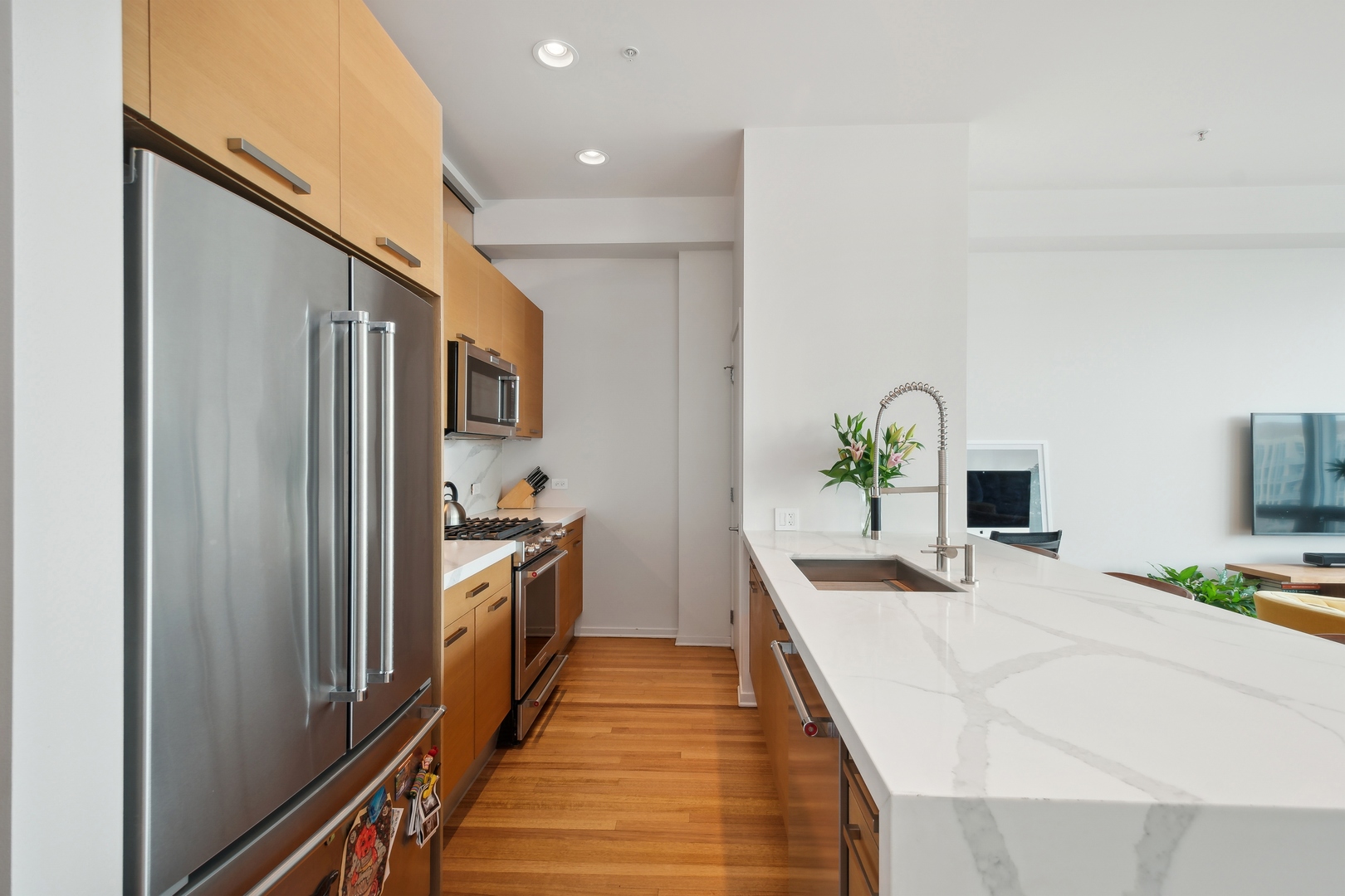 500 W SUPERIOR Street Unit: 1709