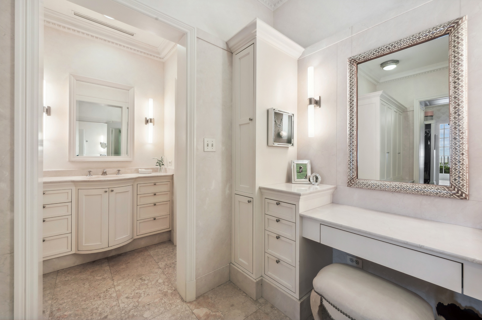 199 E LAKE SHORE Drive Unit: 10-11E