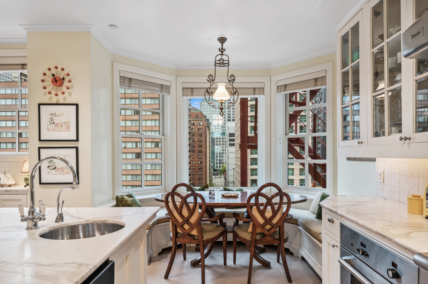 199 E LAKE SHORE Drive Unit: 10-11E