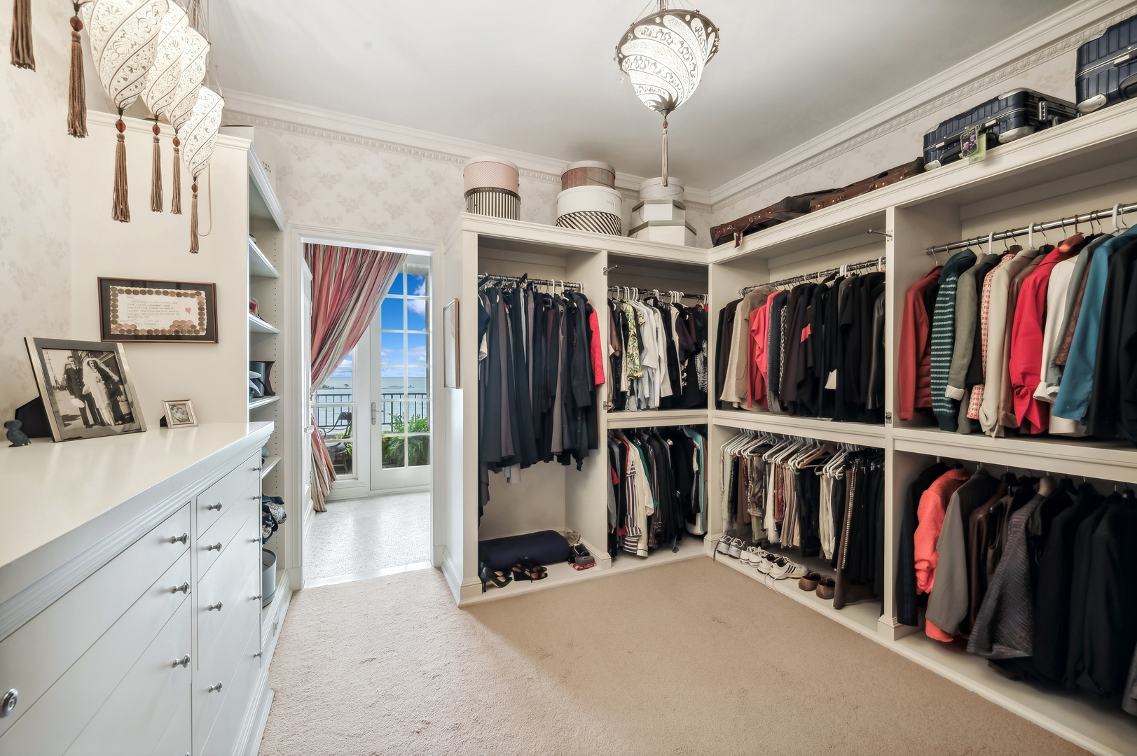 199 E LAKE SHORE Drive Unit: 10-11E