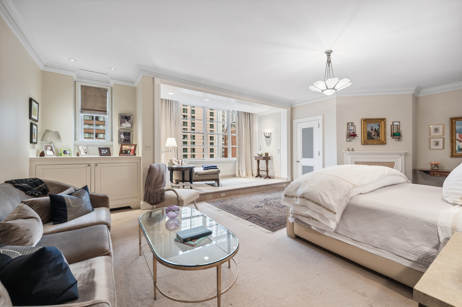 199 E LAKE SHORE Drive Unit: 10-11E