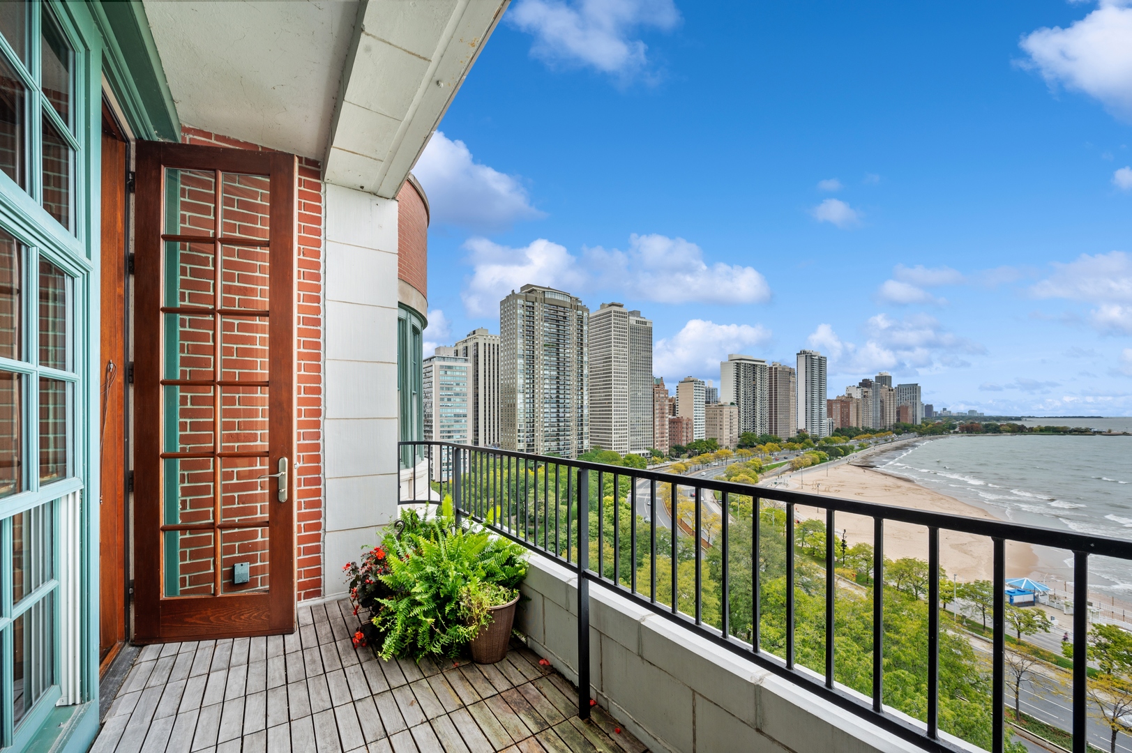 199 E LAKE SHORE Drive Unit: 10-11E