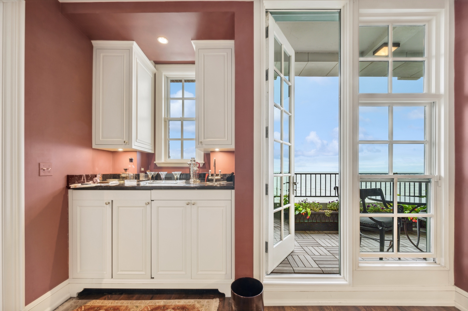 199 E LAKE SHORE Drive Unit: 10-11E