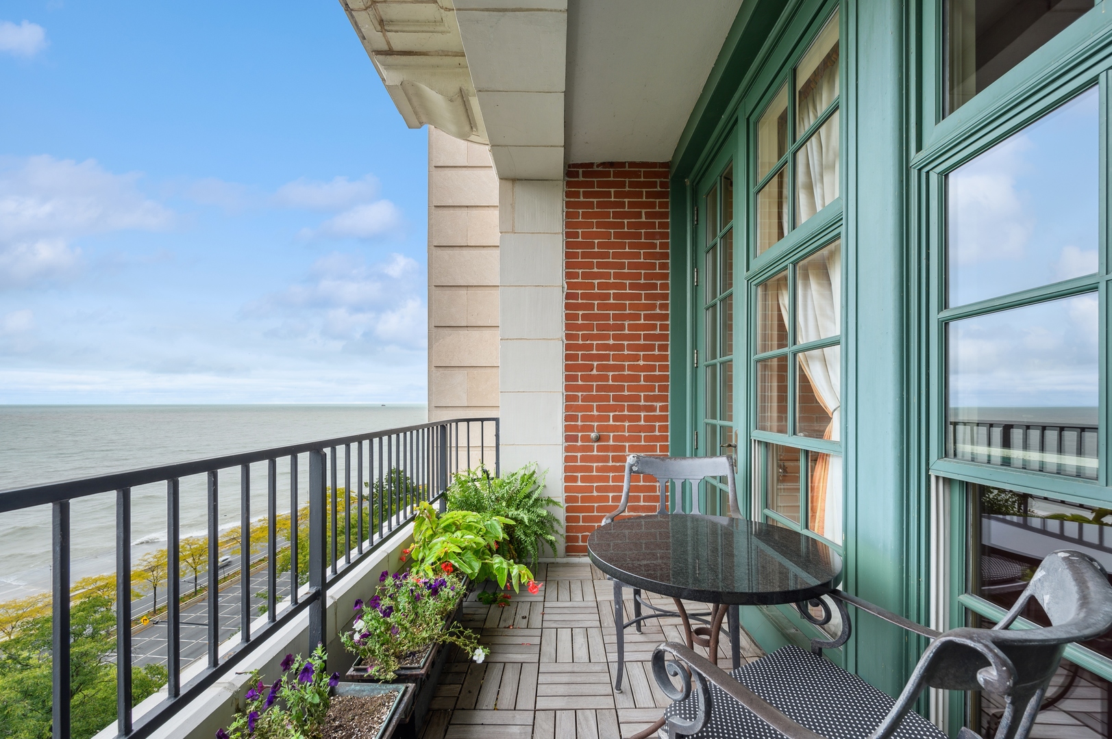 199 E LAKE SHORE Drive Unit: 10-11E
