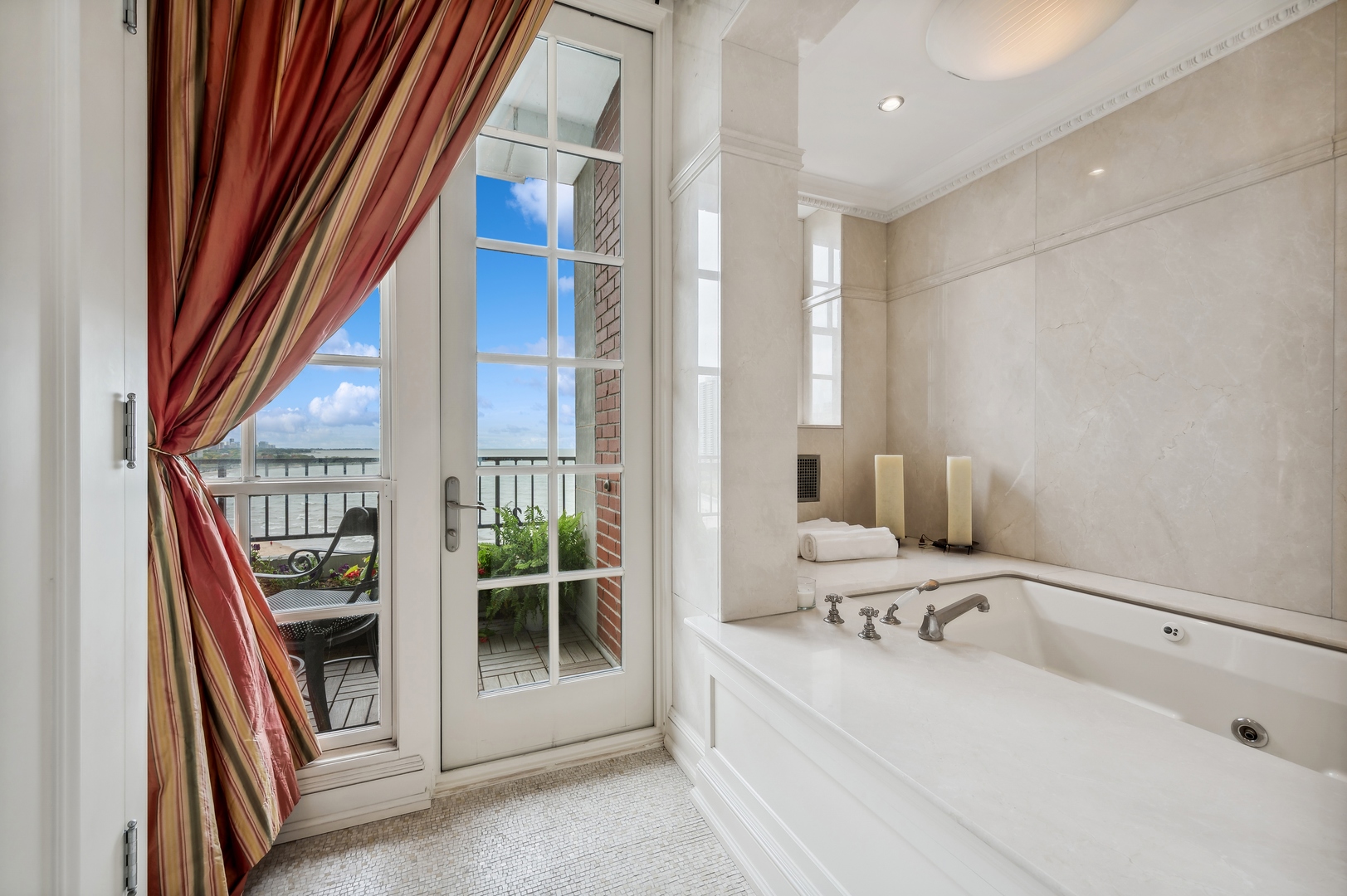 199 E LAKE SHORE Drive Unit: 10-11E