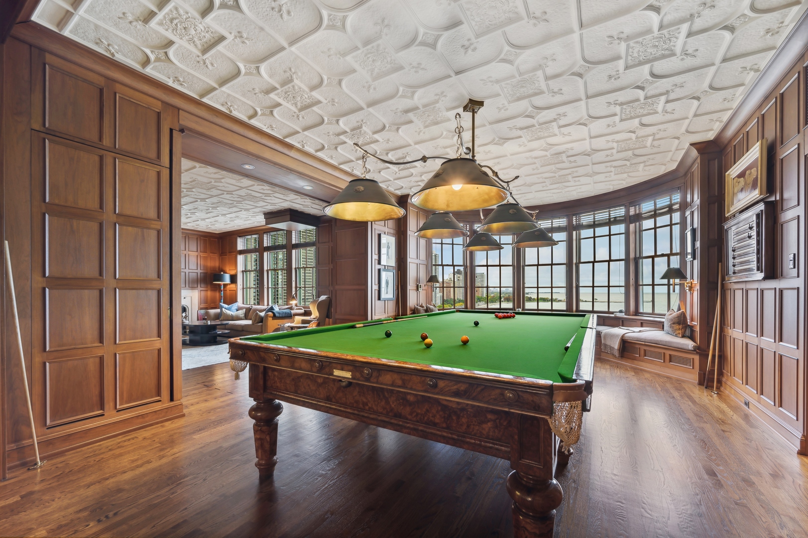 199 E LAKE SHORE Drive Unit: 10-11E