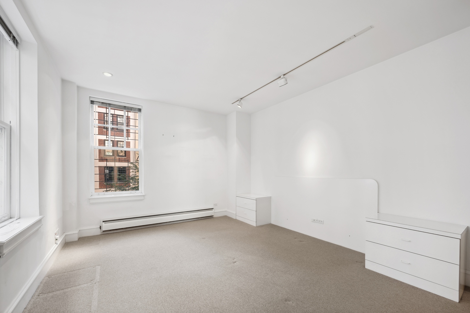 219 E Lake Shore Drive Unit: 6AB