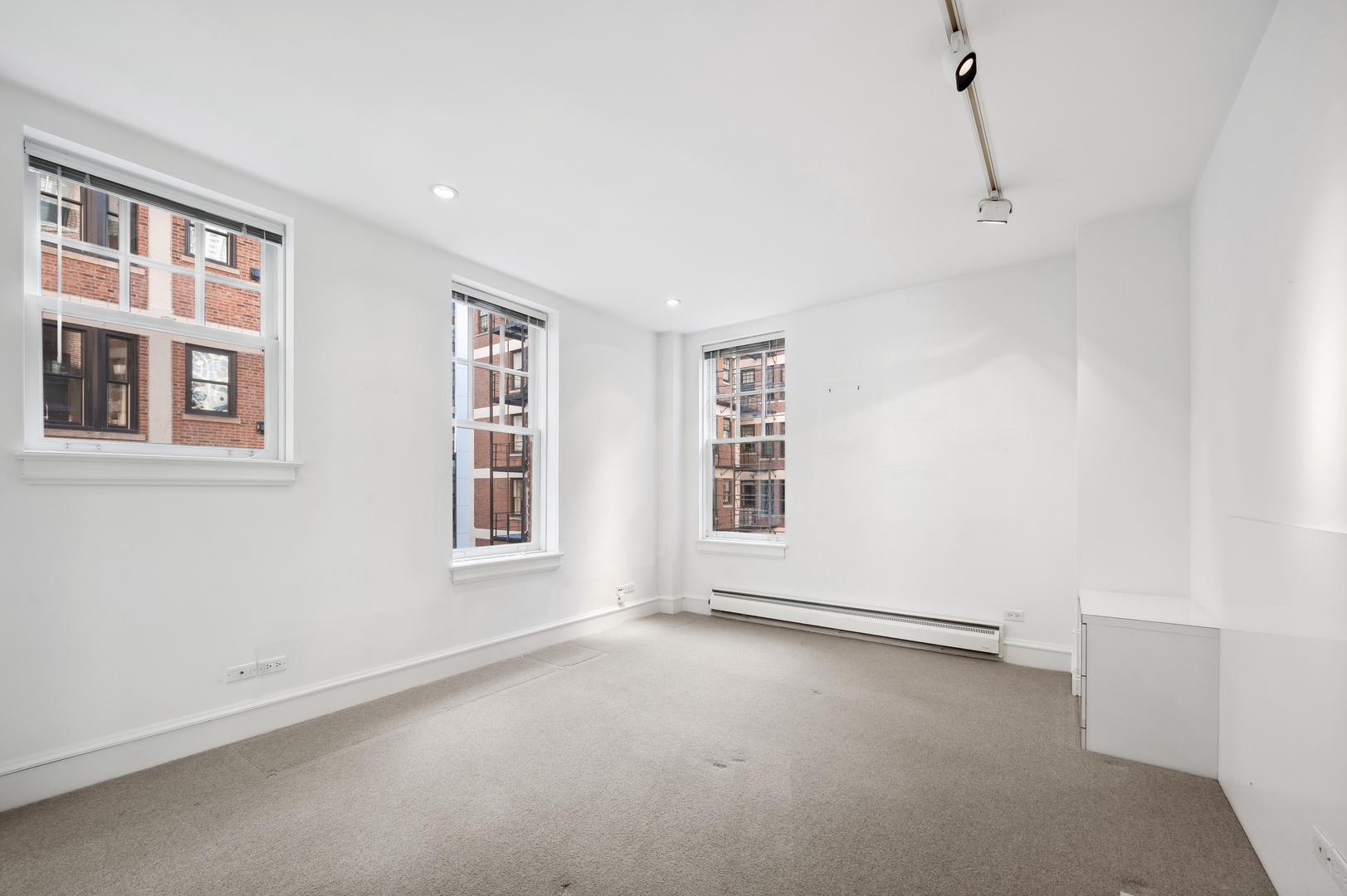 219 E Lake Shore Drive Unit: 6AB