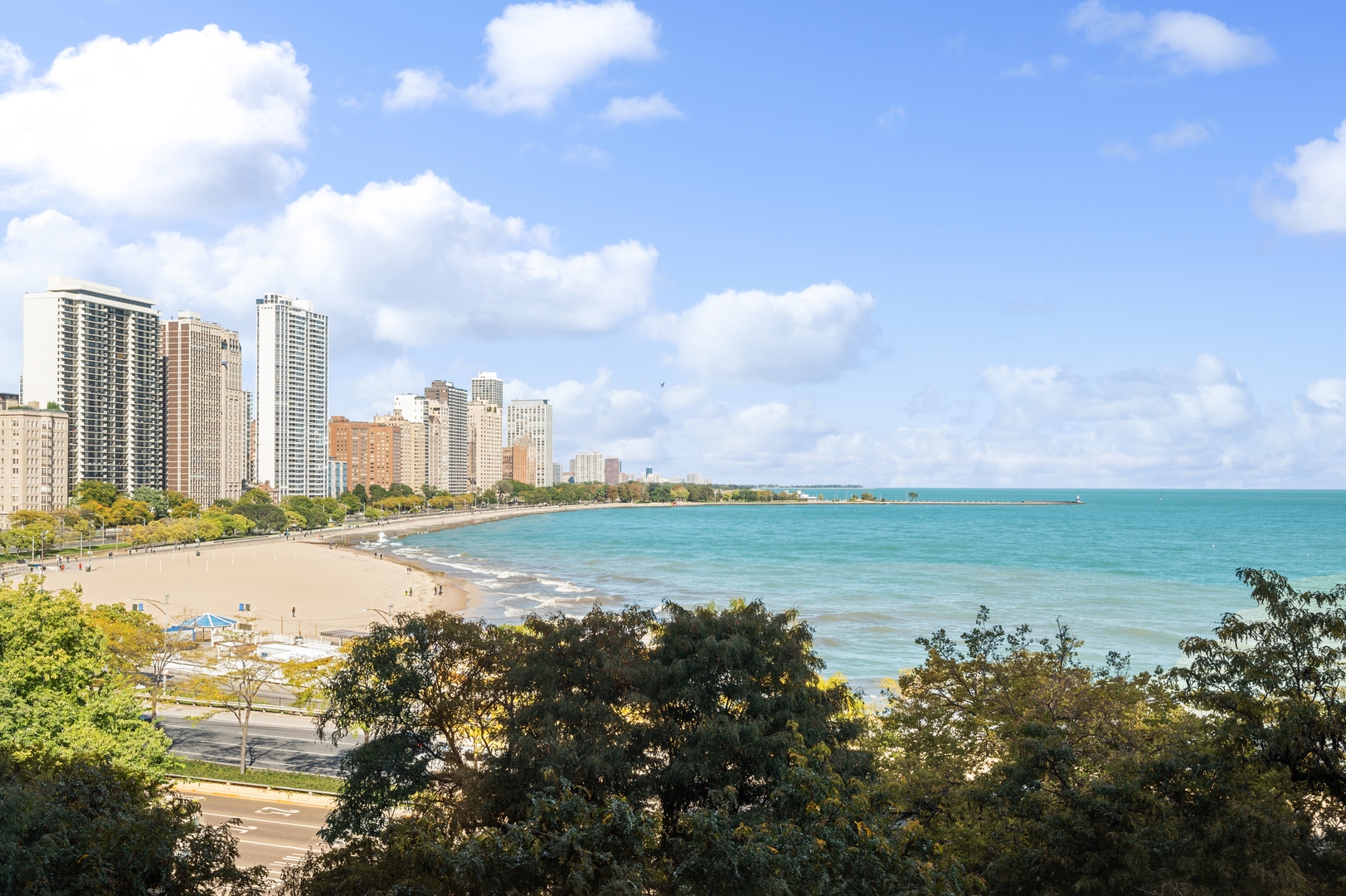 219 E Lake Shore Drive Unit: 6AB