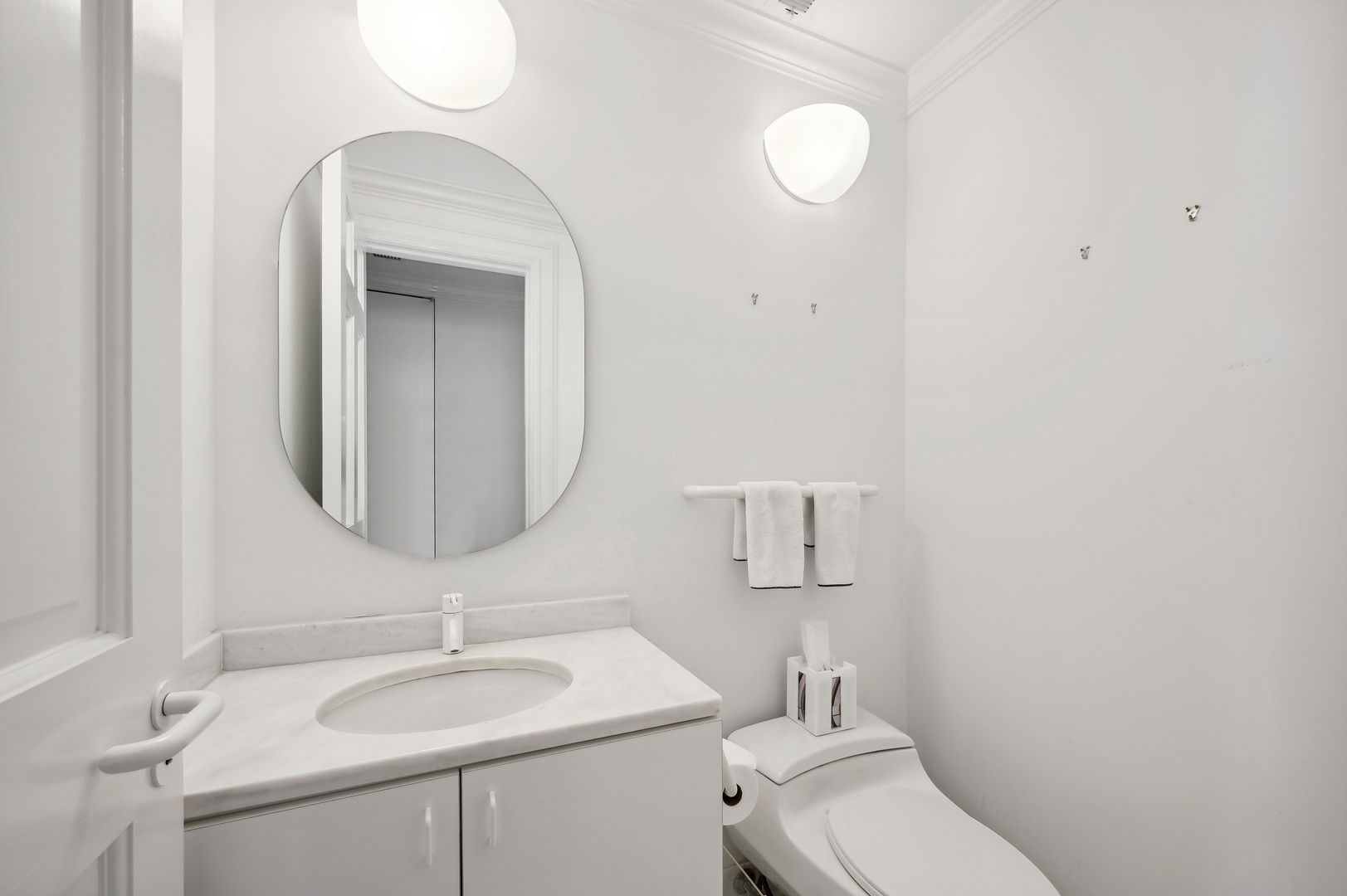 219 E Lake Shore Drive Unit: 6AB