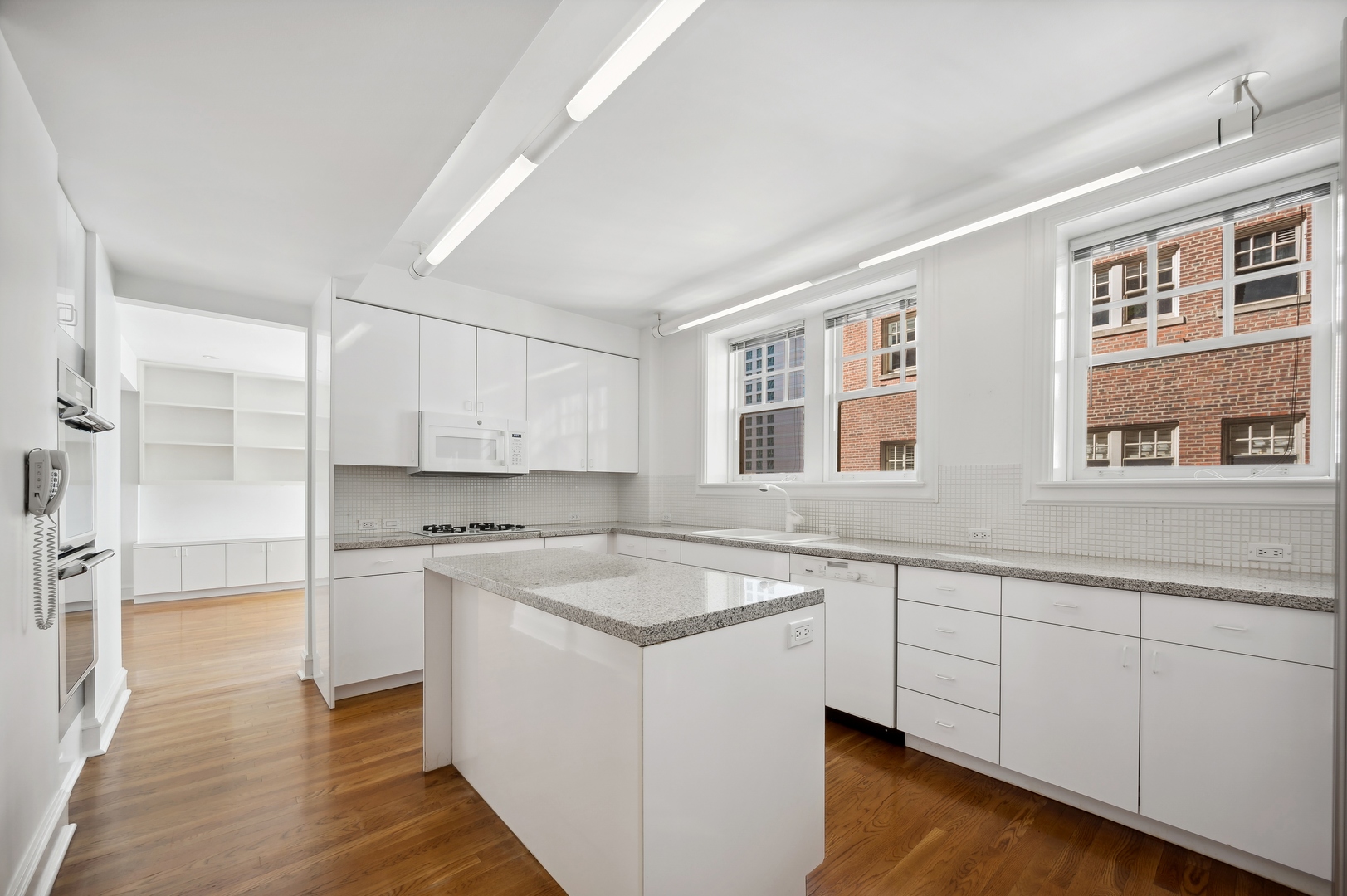 219 E Lake Shore Drive Unit: 6AB