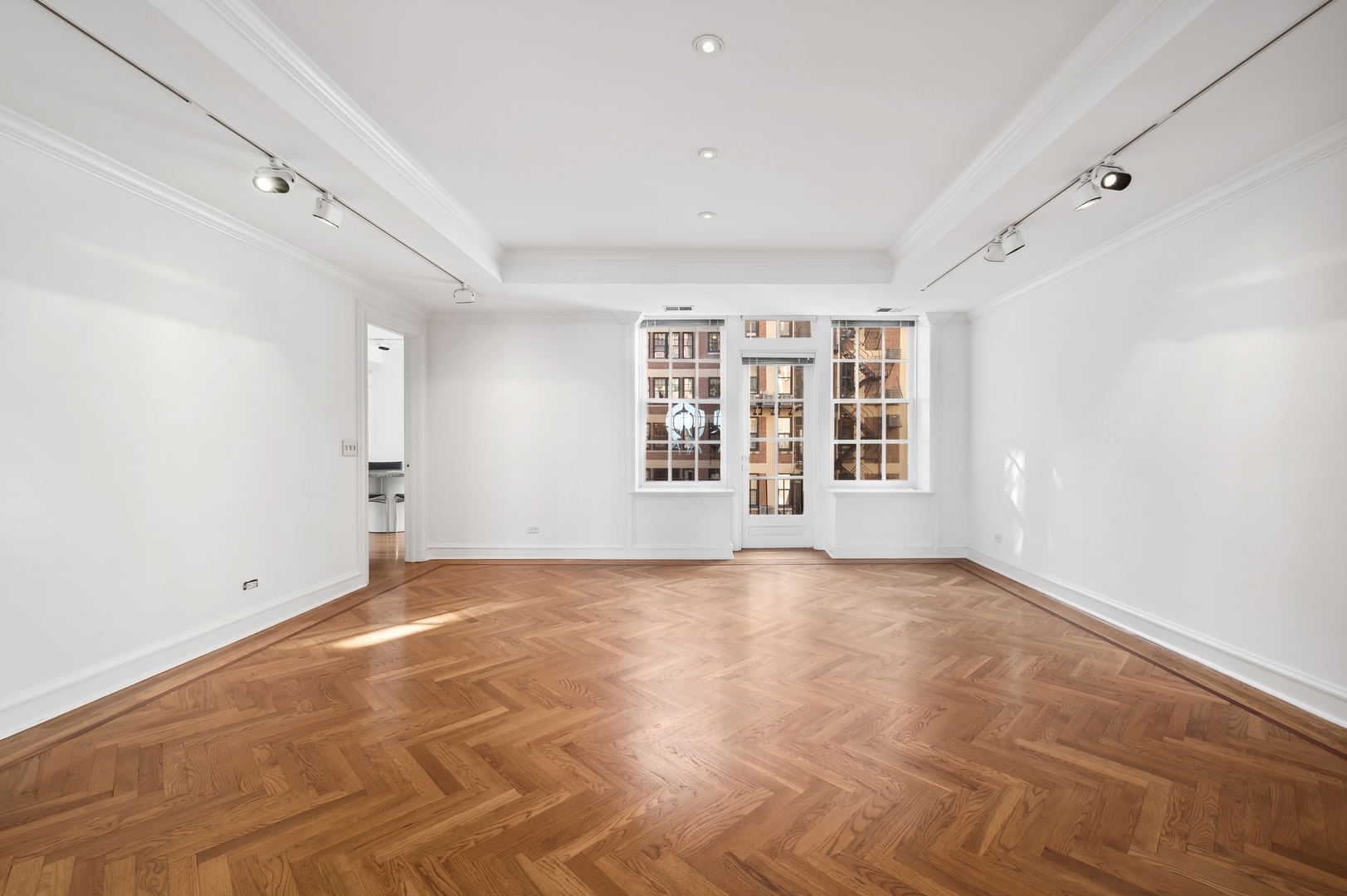 219 E Lake Shore Drive Unit: 6AB