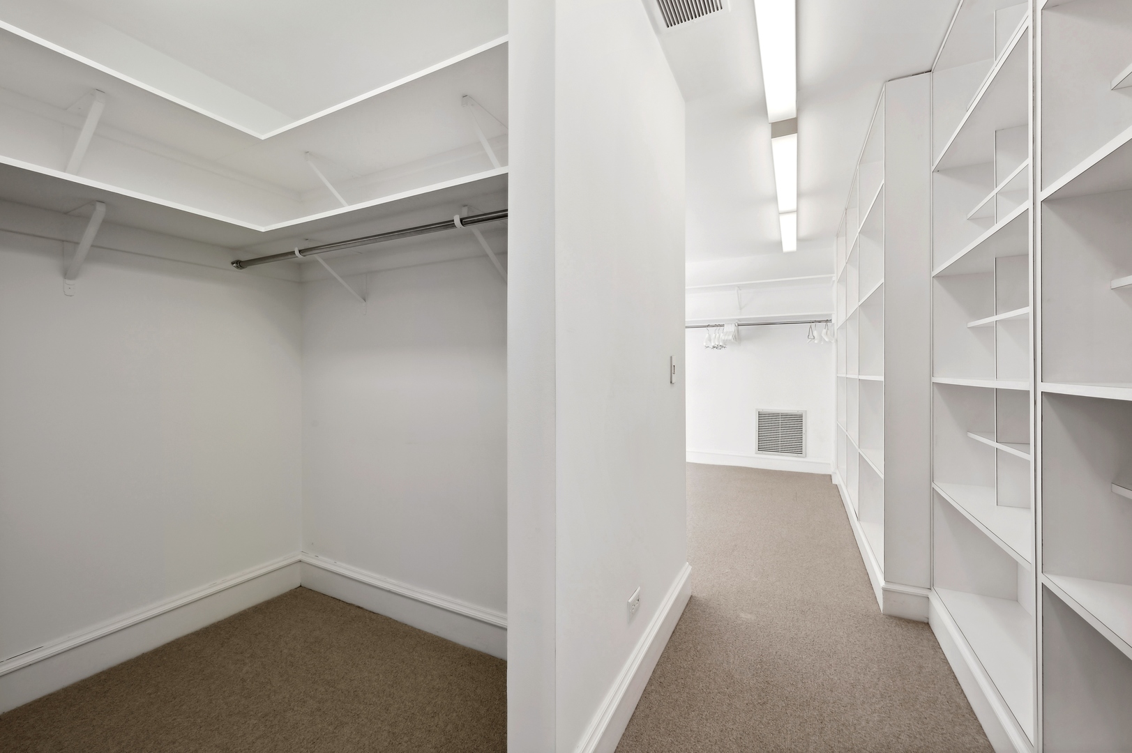 219 E Lake Shore Drive Unit: 6AB