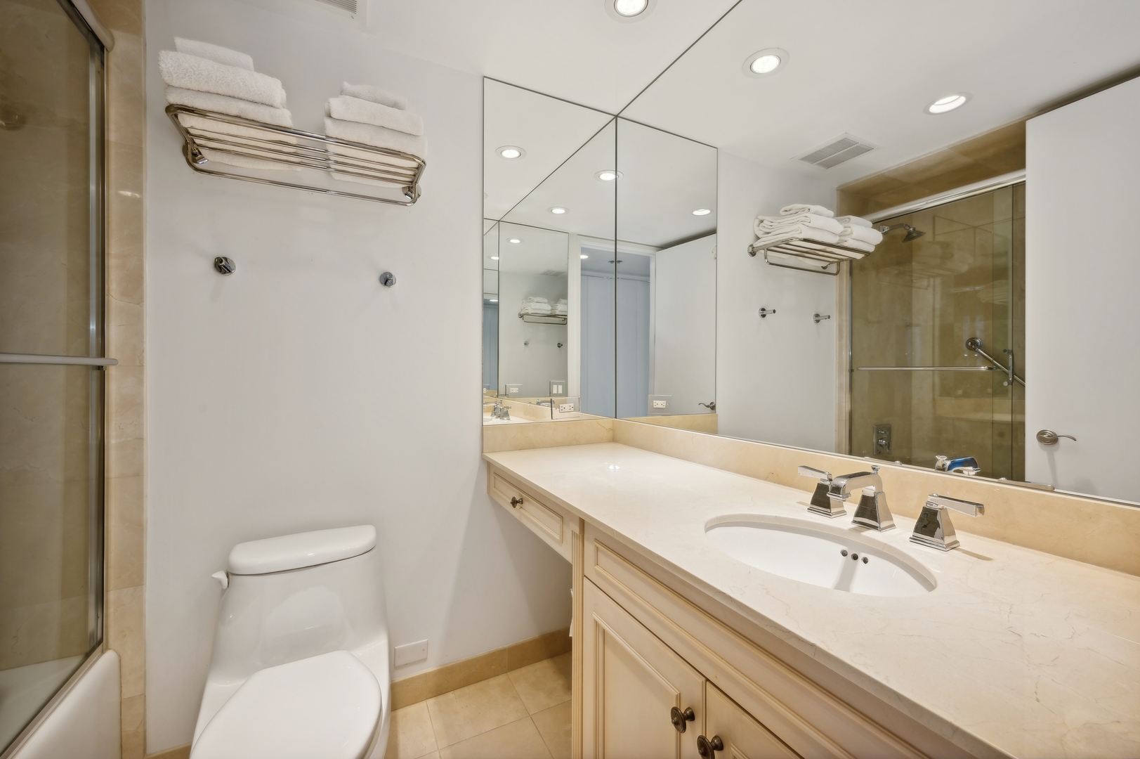 180 E PEARSON Street Unit: 4903