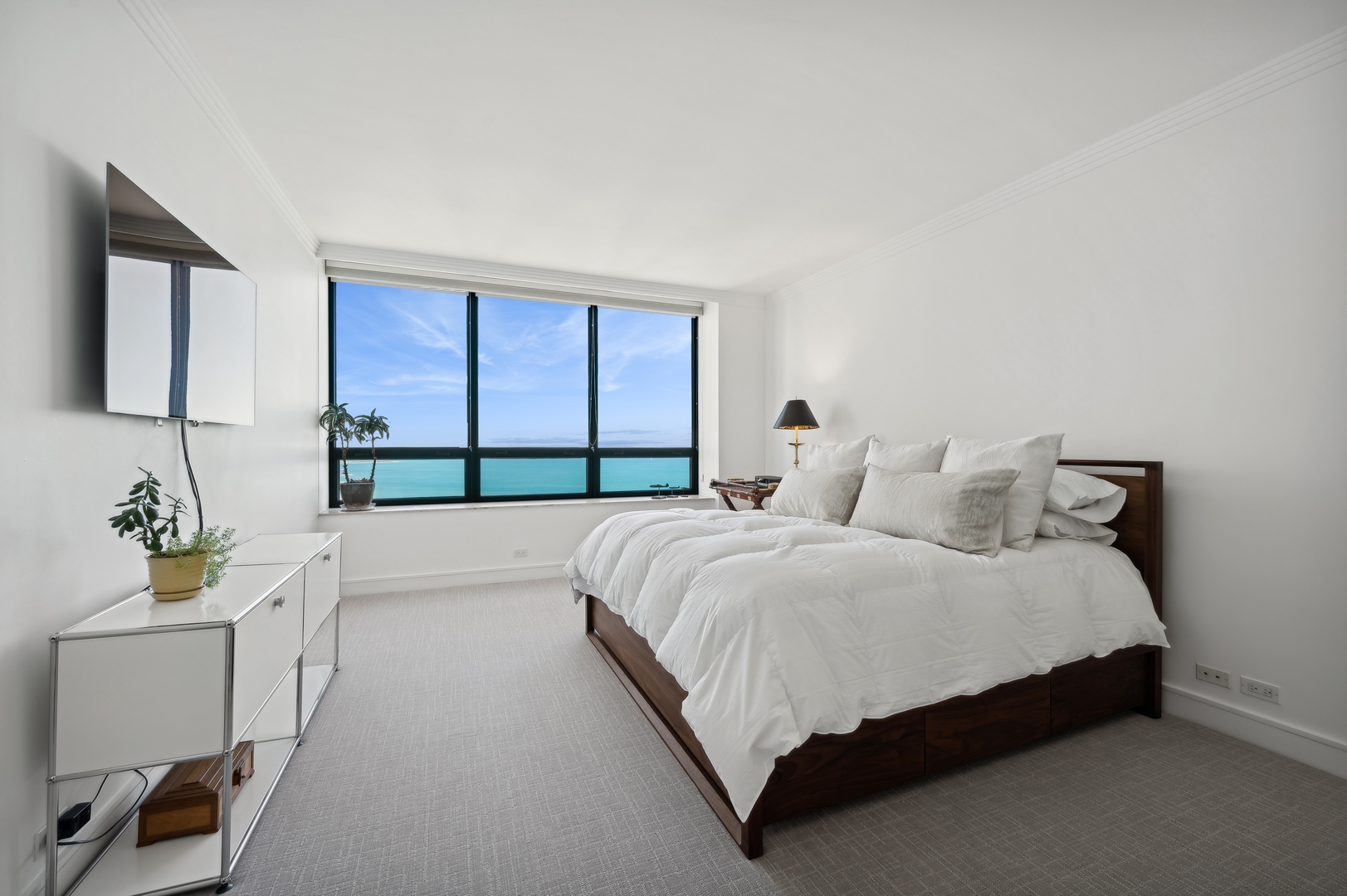 180 E PEARSON Street Unit: 4903