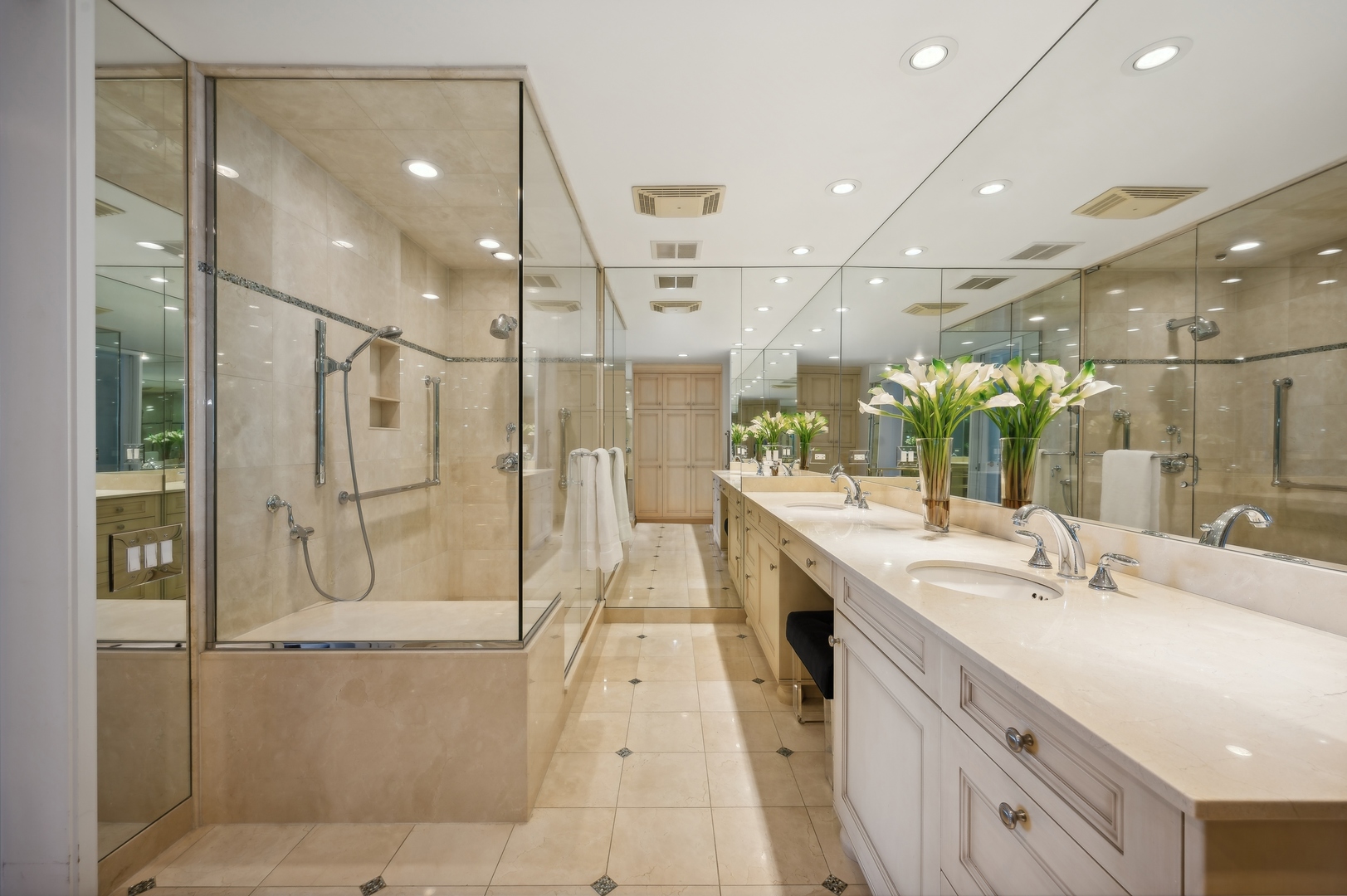 180 E PEARSON Street Unit: 4903