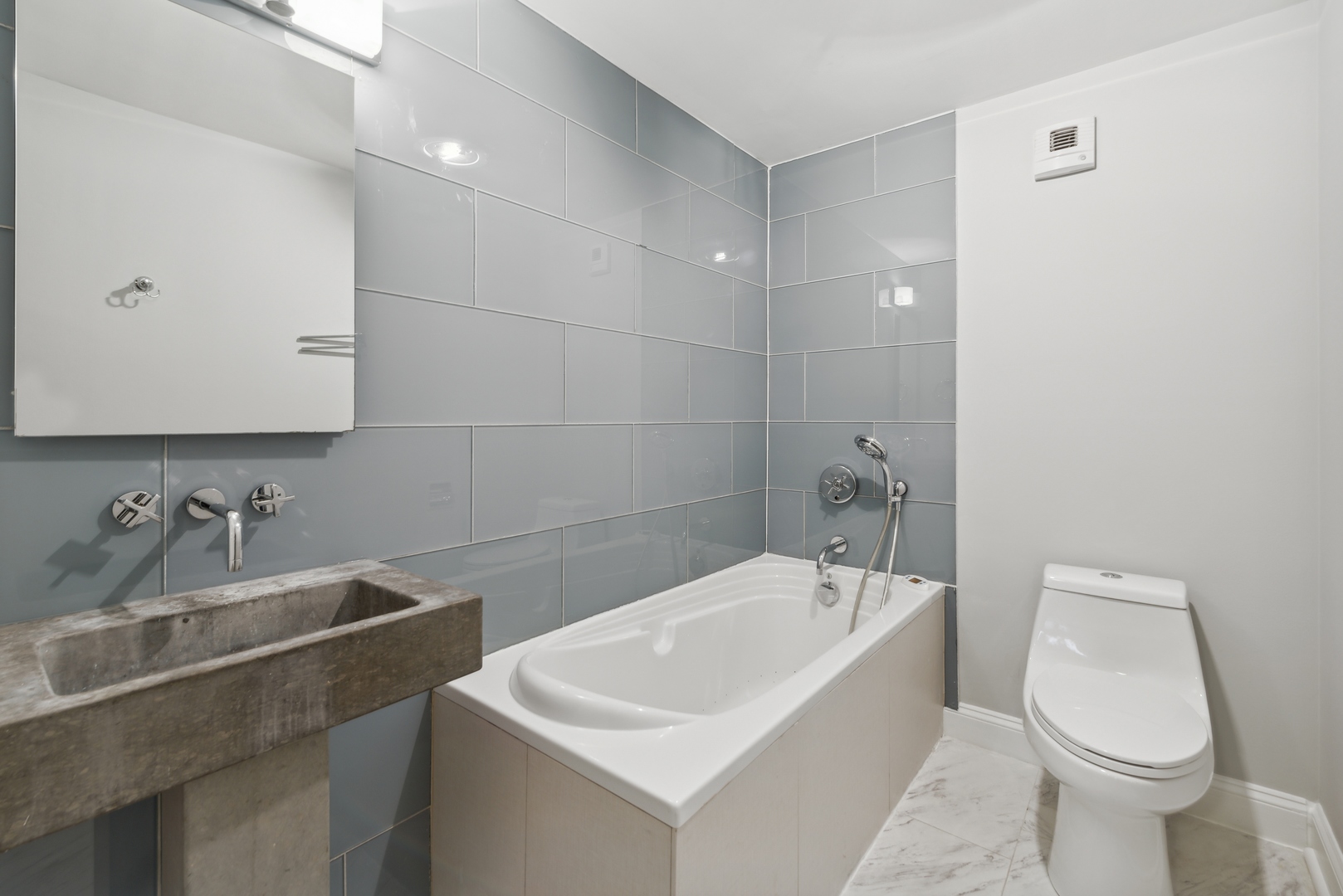 1230 N State Parkway Unit: 20C