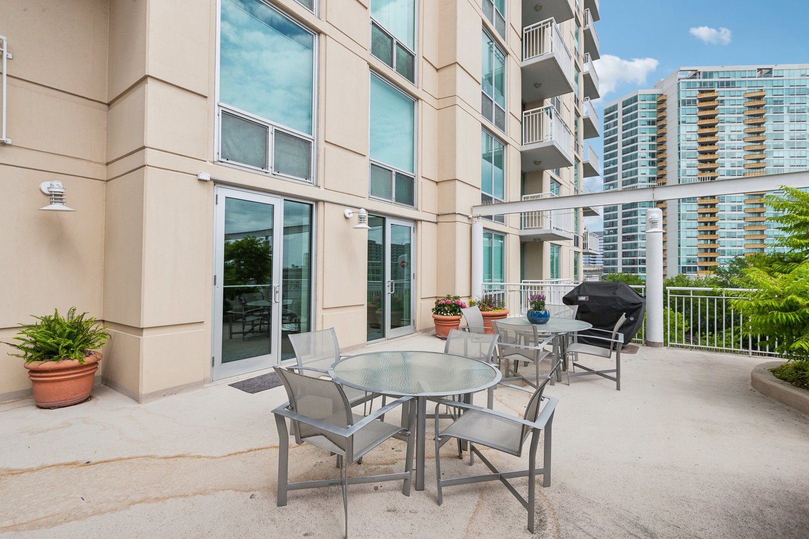 1640 Maple Avenue Unit: 1206