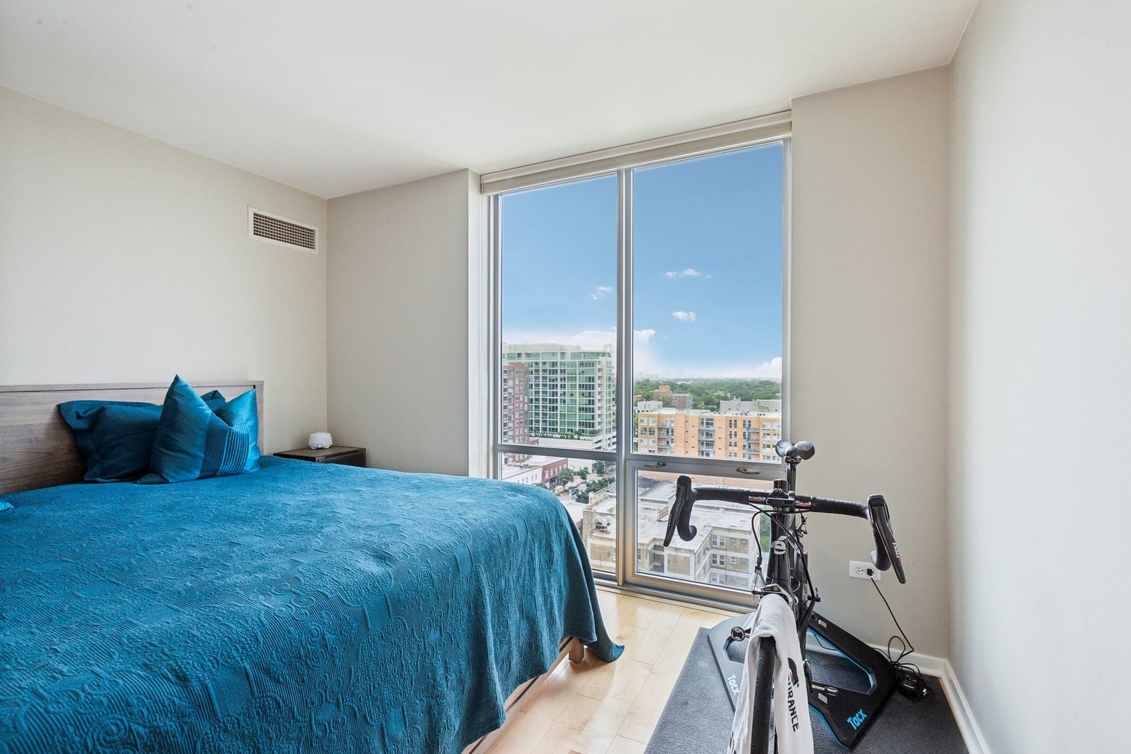 1640 Maple Avenue Unit: 1206