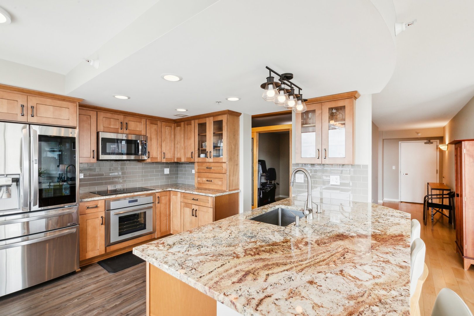 1640 Maple Avenue Unit: 1206