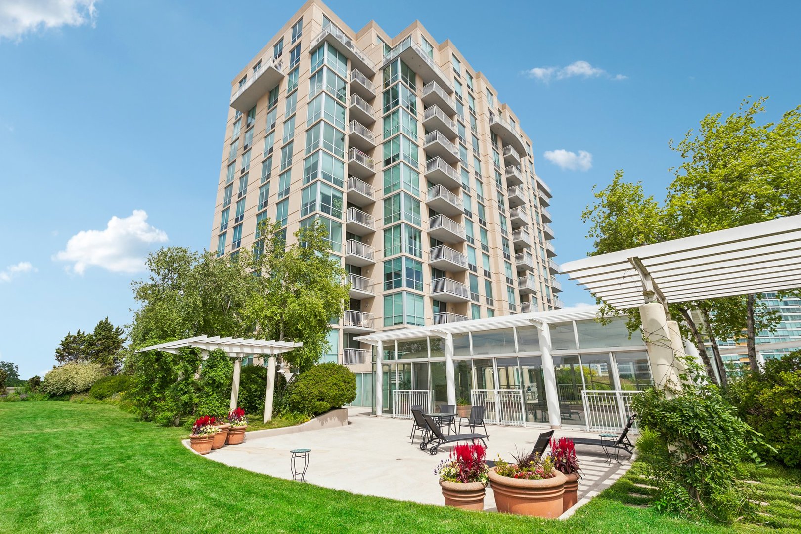1640 Maple Avenue Unit: 1206