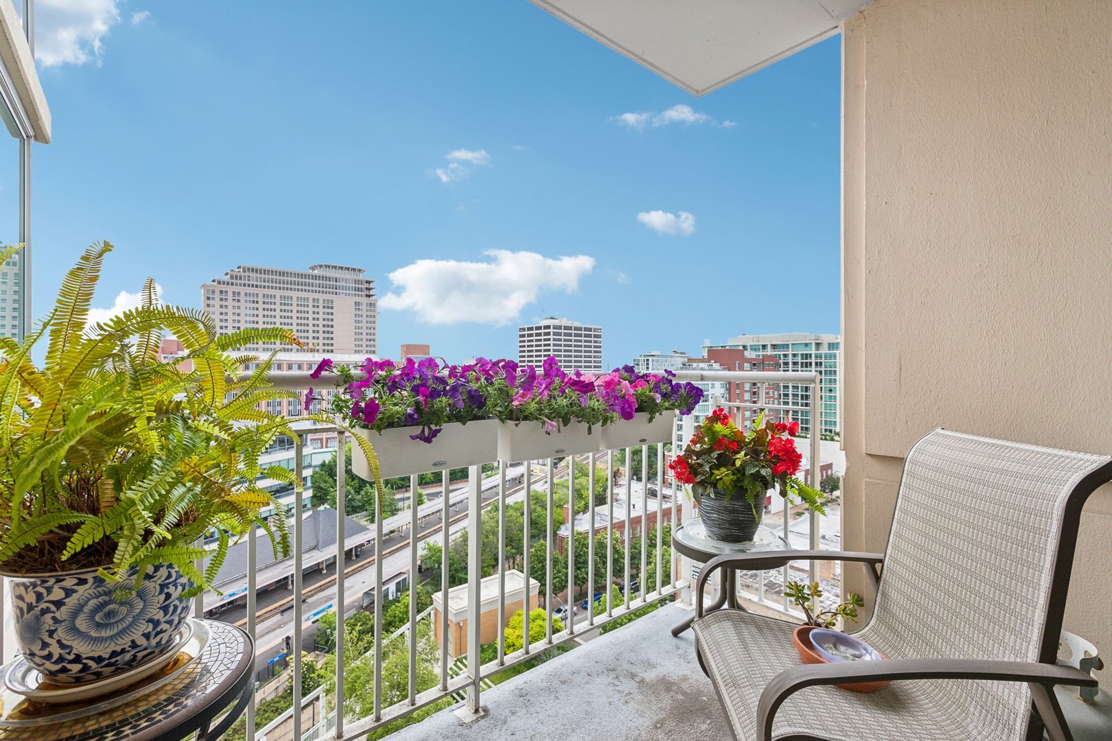 1640 Maple Avenue Unit: 1206