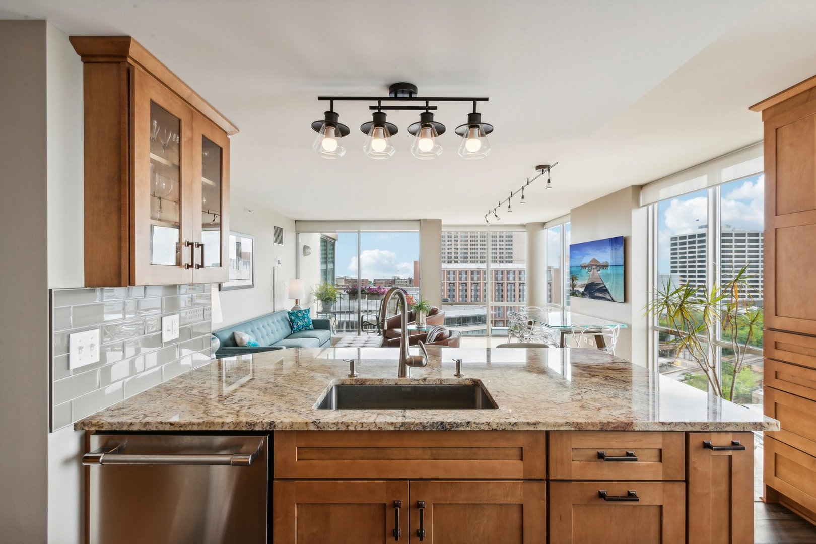 1640 Maple Avenue Unit: 1206