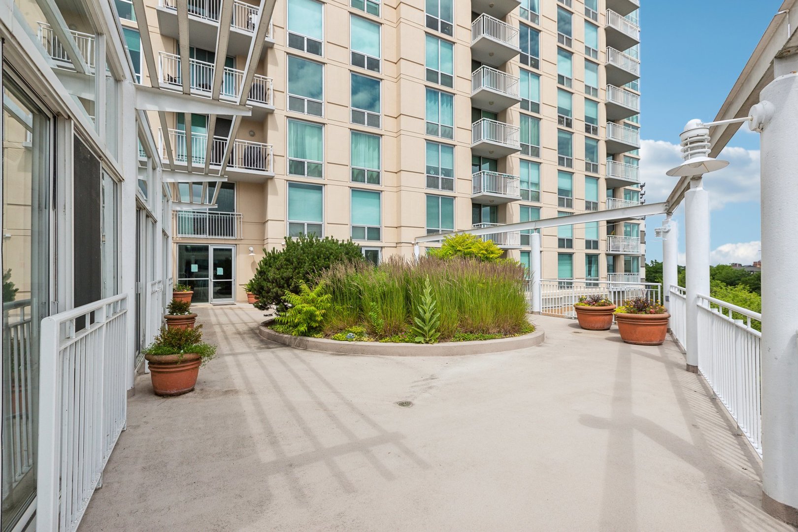 1640 Maple Avenue Unit: 1206