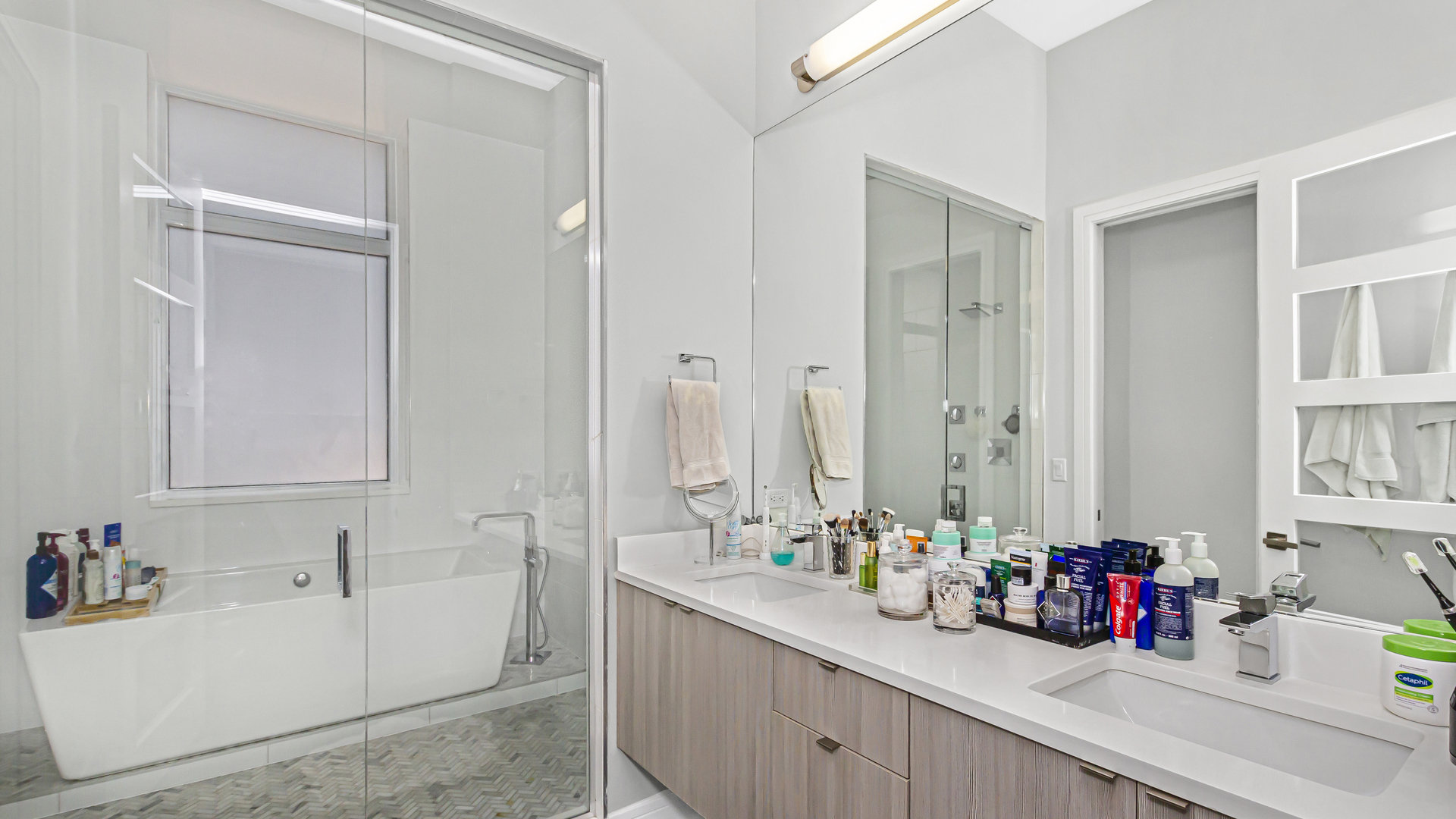 2006 W WEBSTER Avenue Unit: 1