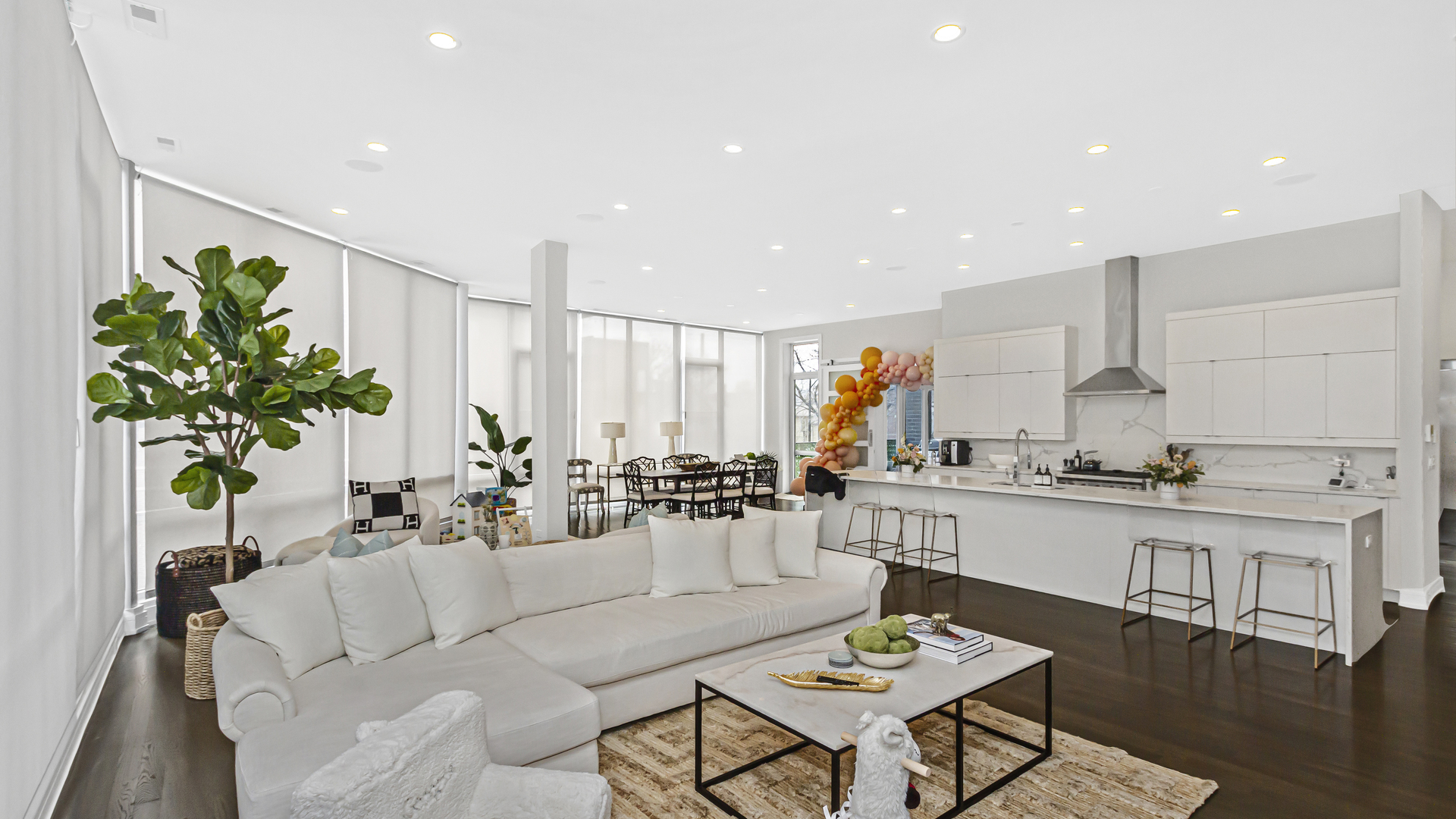 2006 W WEBSTER Avenue Unit: 1