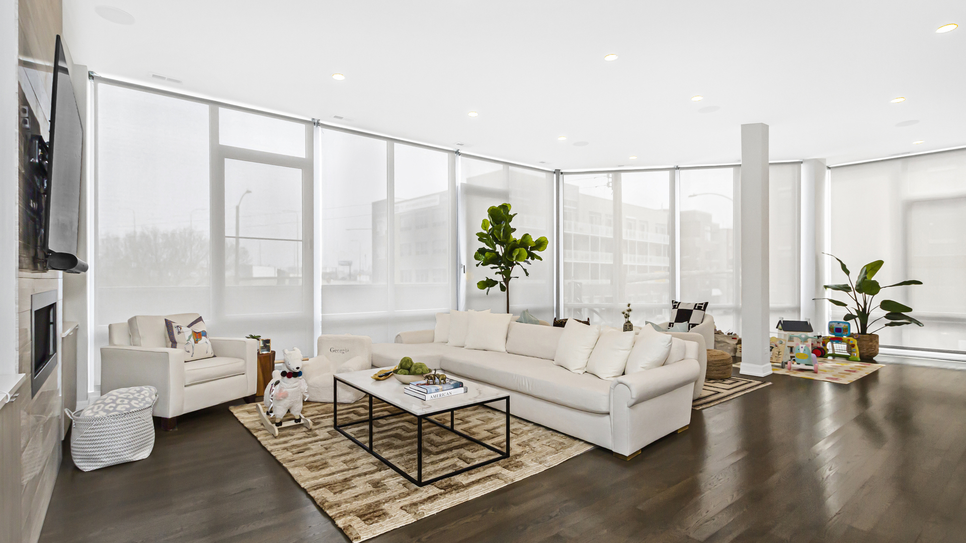 2006 W WEBSTER Avenue Unit: 1