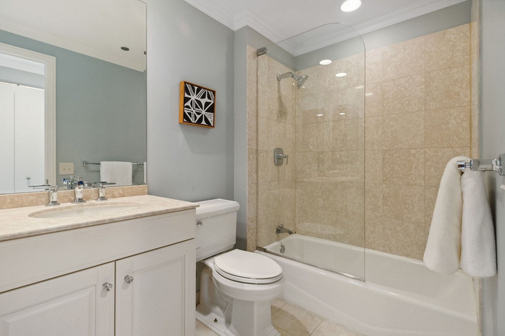 530 N LAKE SHORE Drive Unit: 2009