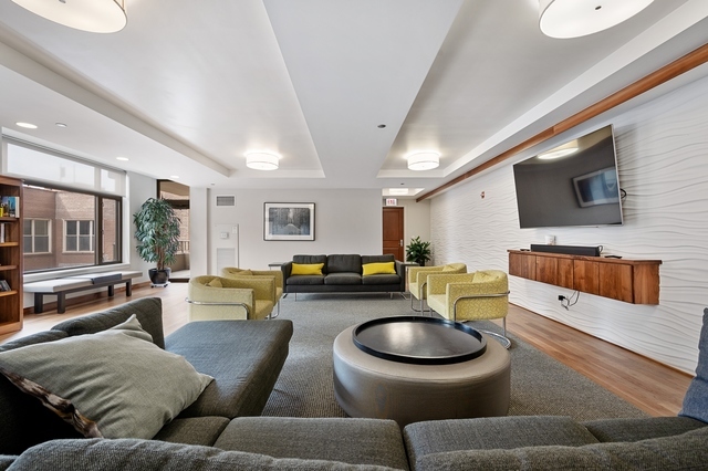 530 N LAKE SHORE Drive Unit: 2009